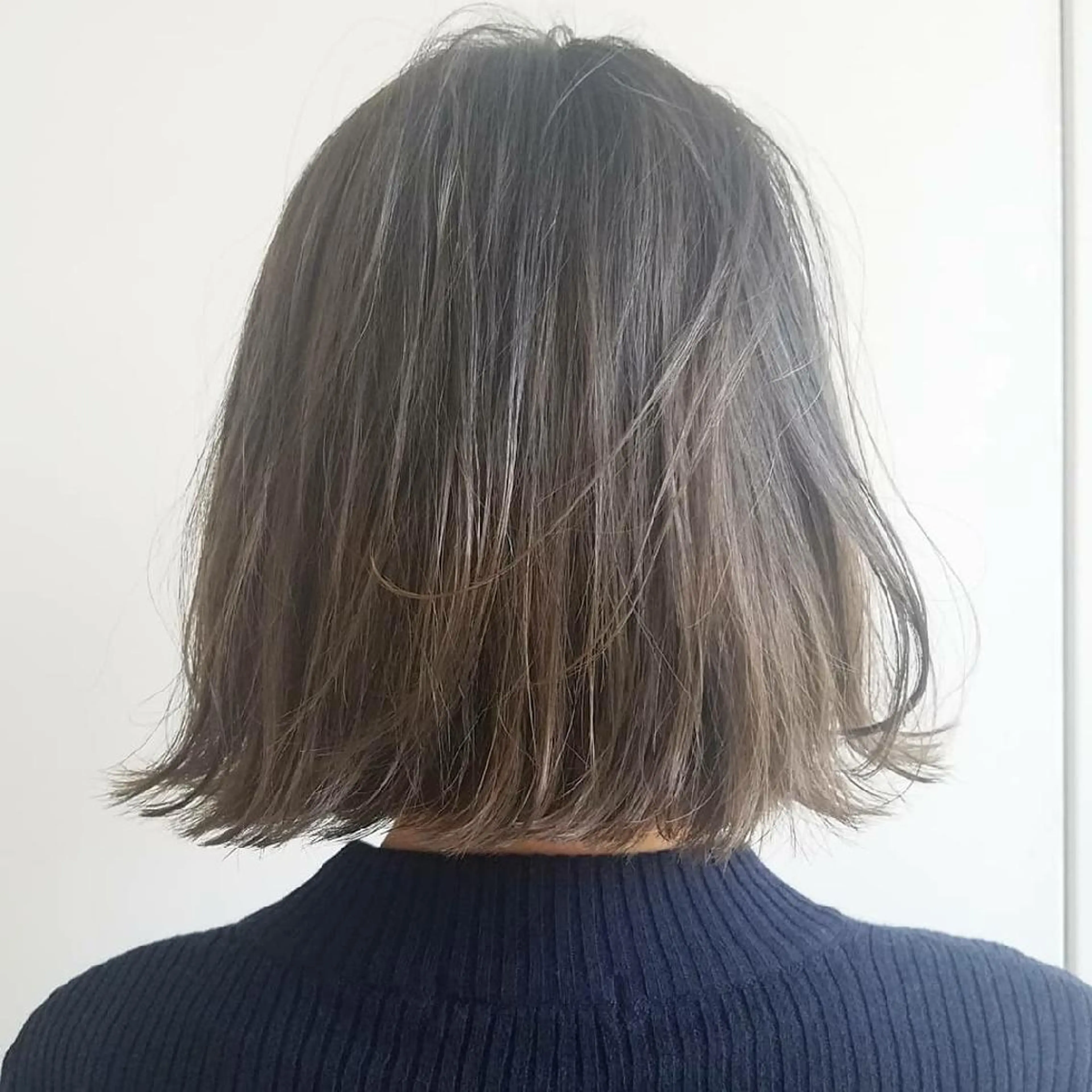 カラー ミディアム アッシュ ハイライトカラー ミント ハイライト iplus✴ まつげ、眉毛、耳つぼのマツエク・マツパデザイン