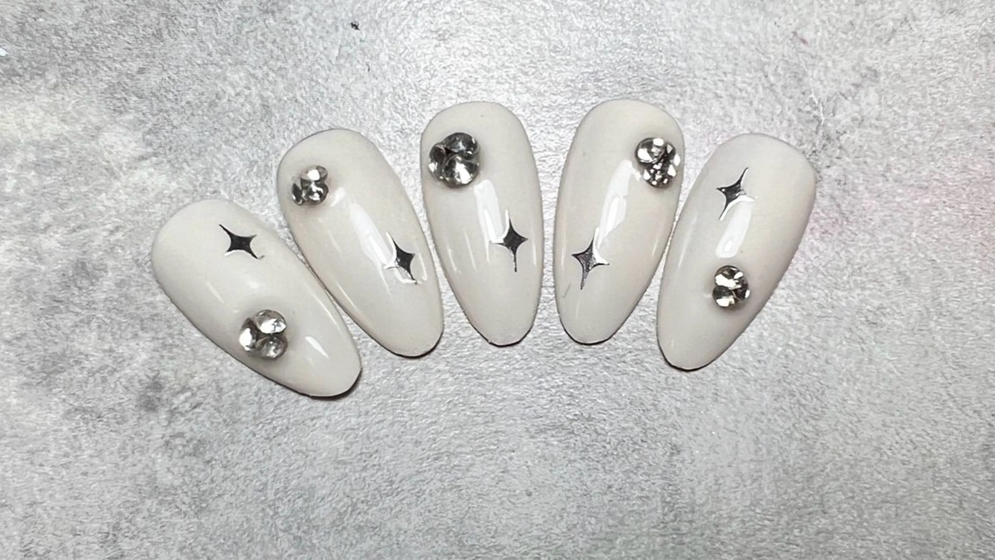 ネイル Eveネイル チップスカルプ専門店のネイルデザイン