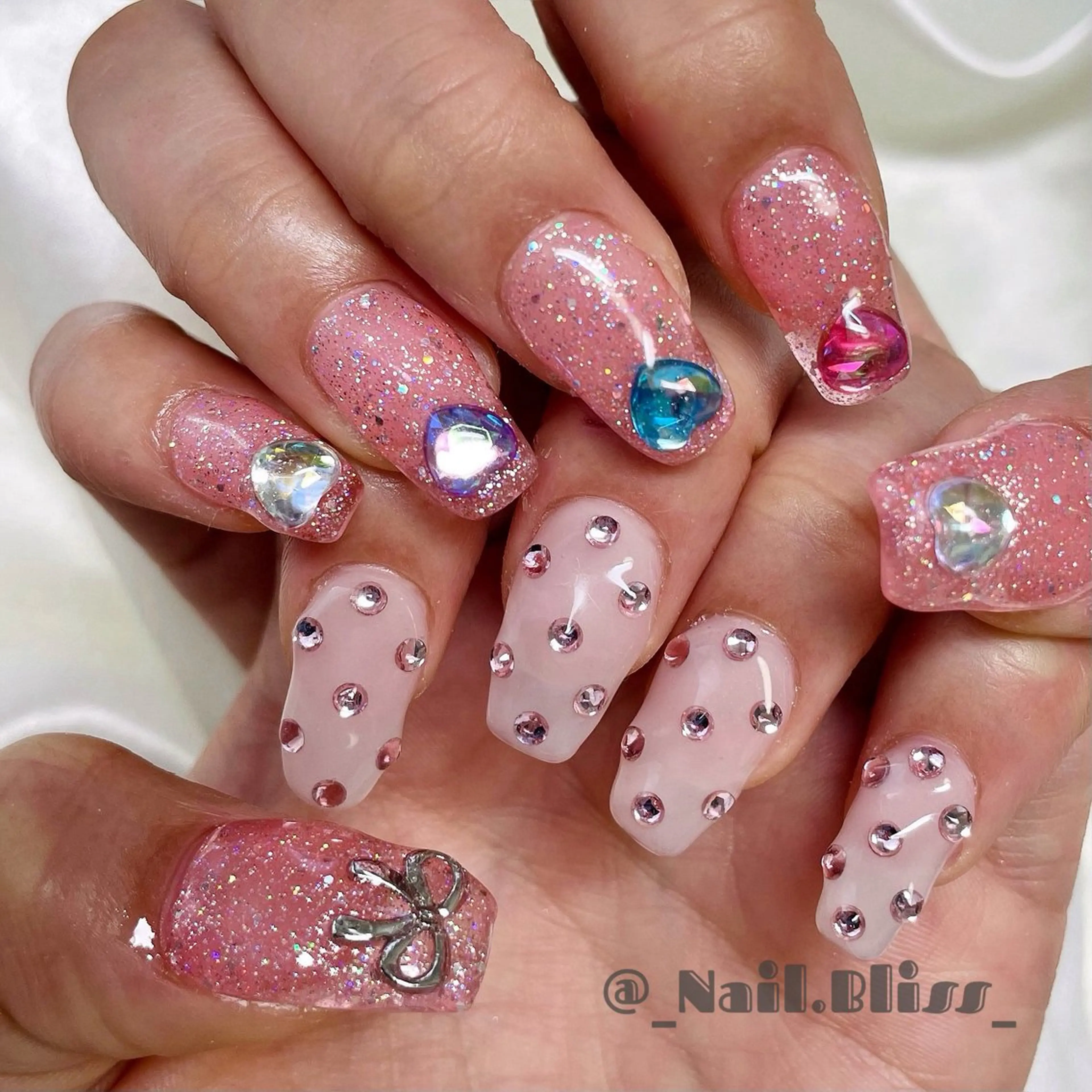 ネイル キラキラネイル ハンドネイル NAIL BLISSのネイルデザイン