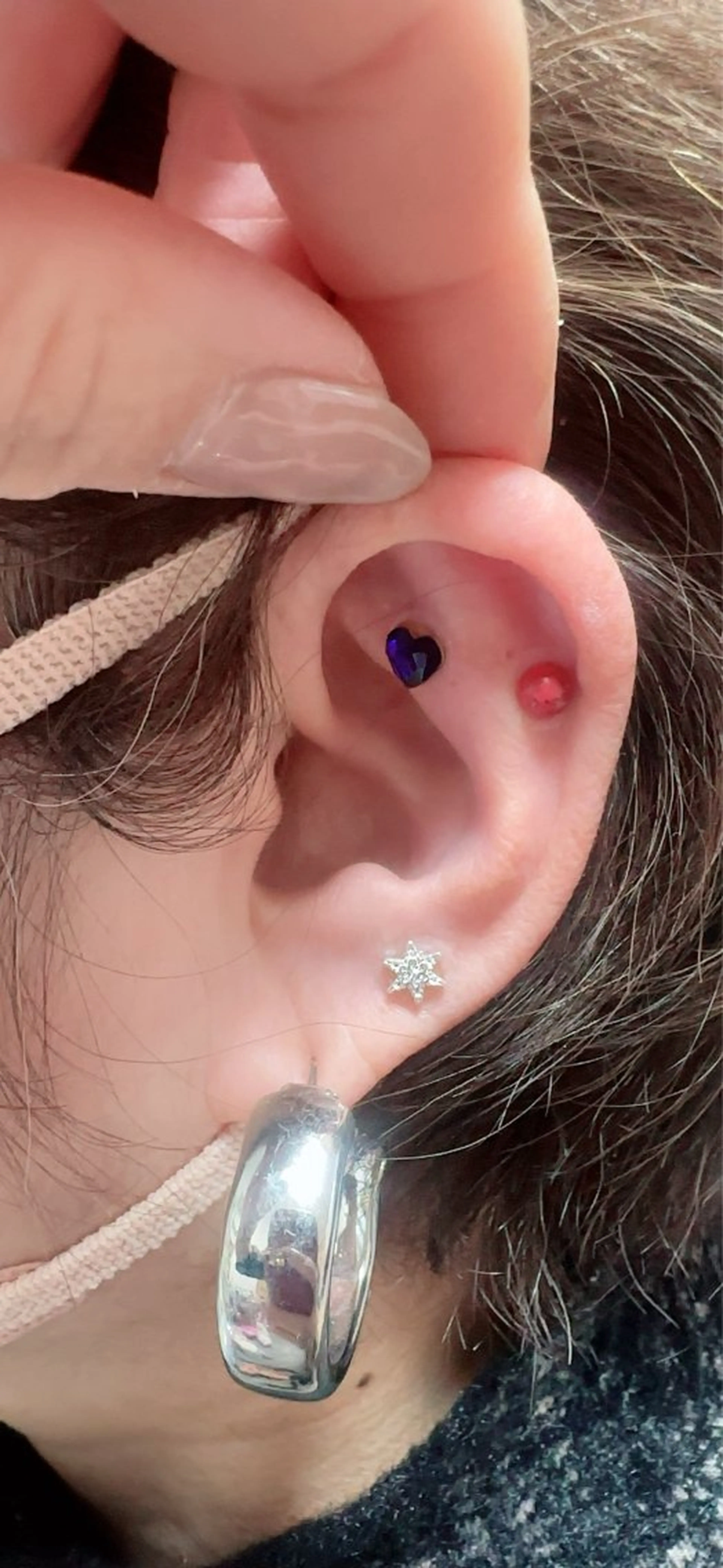 耳ツボジュエリー来店初回、1回限り１粒300円の写真