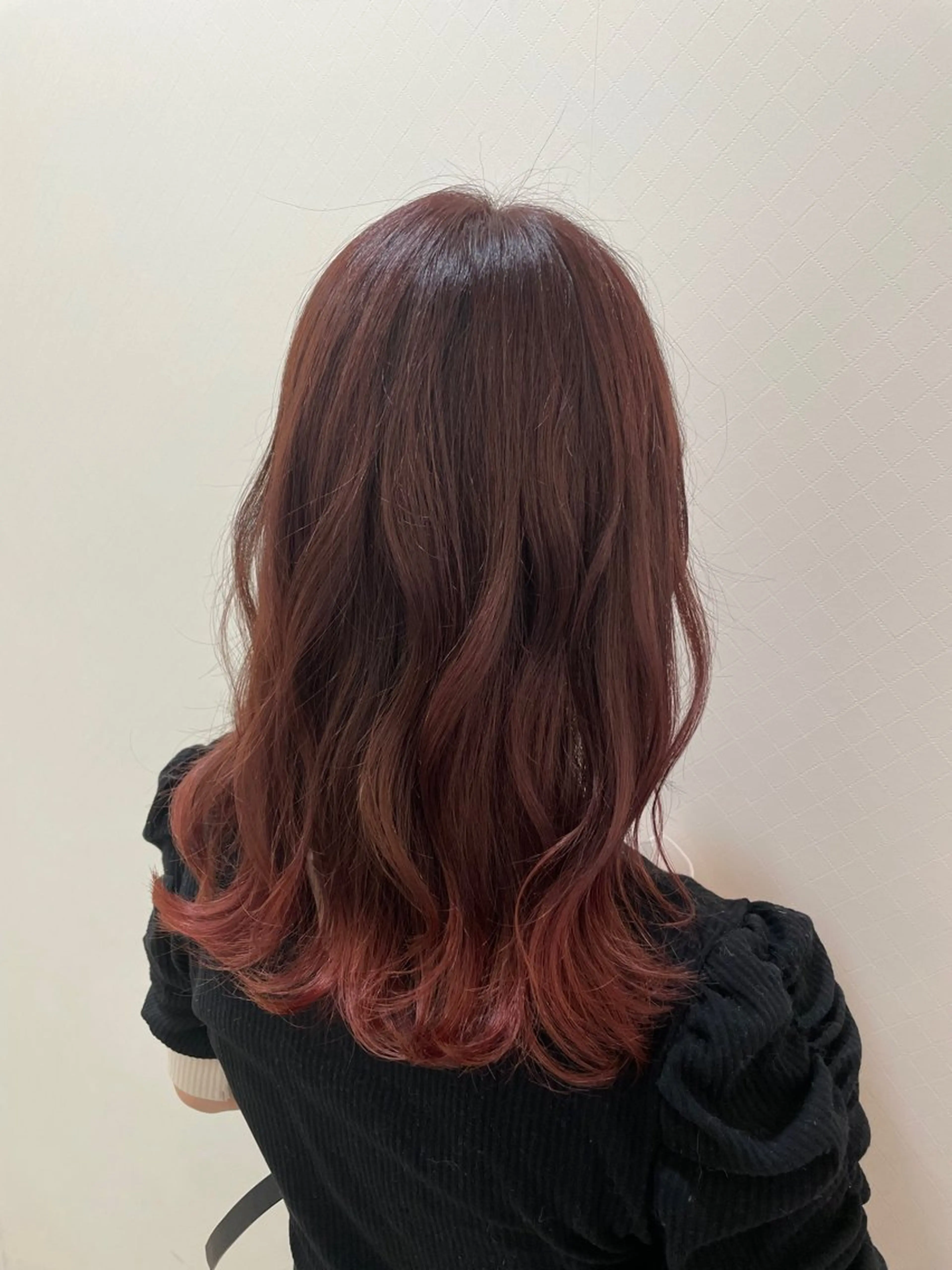 ミディアム カラー 井上 愛里のヘアスタイル