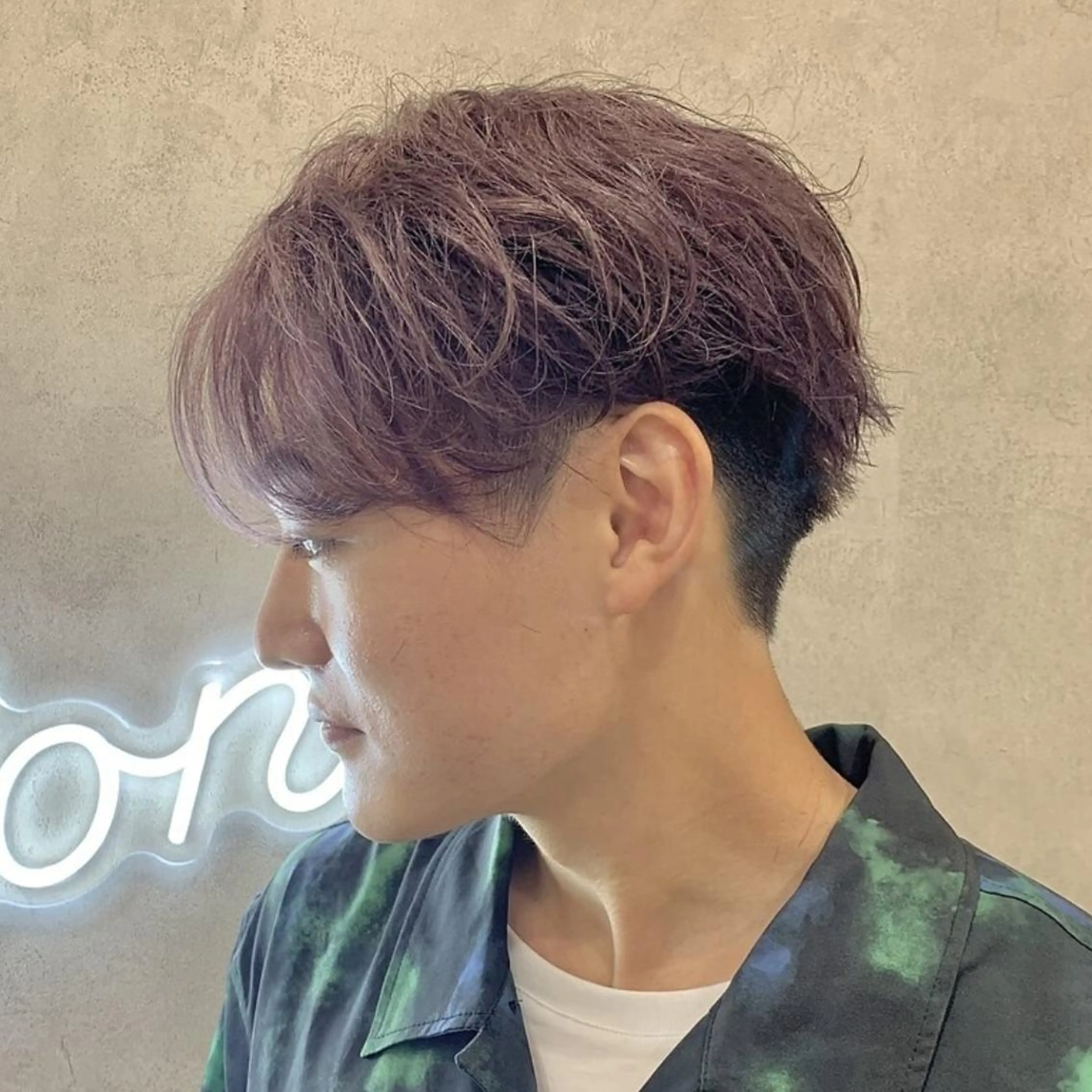 カラー ヘアカラー トリートメント 西口徒歩20秒　寒色 カラーミディアムヘアのヘアスタイル