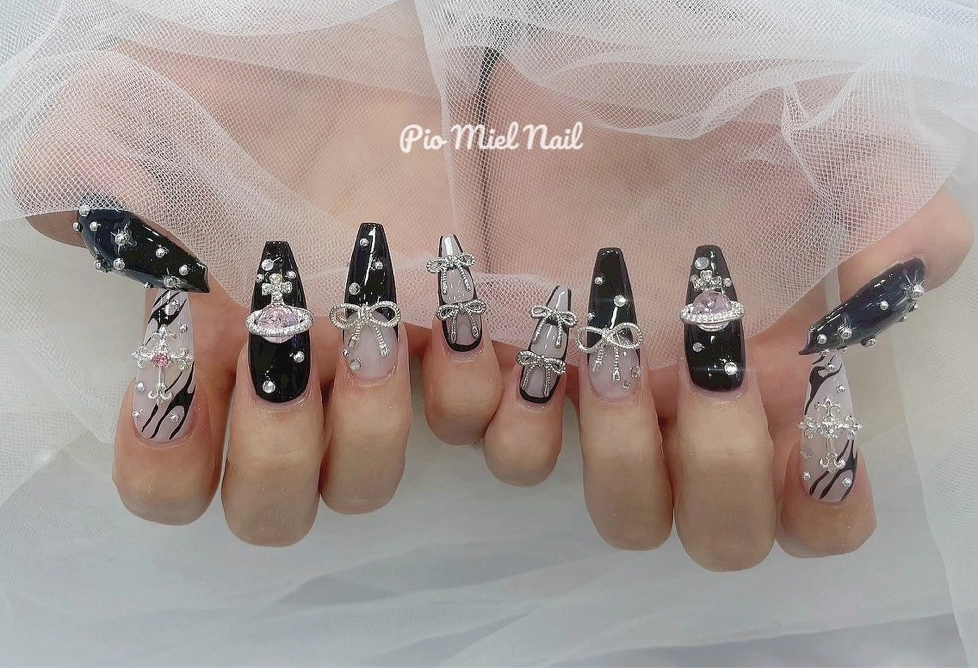 ネイル ガーリー ラメ(グリッター) ロングネイル 大理石ネイル(マーブル) リボン ハンドネイル momo 長さだしのネイルデザイン