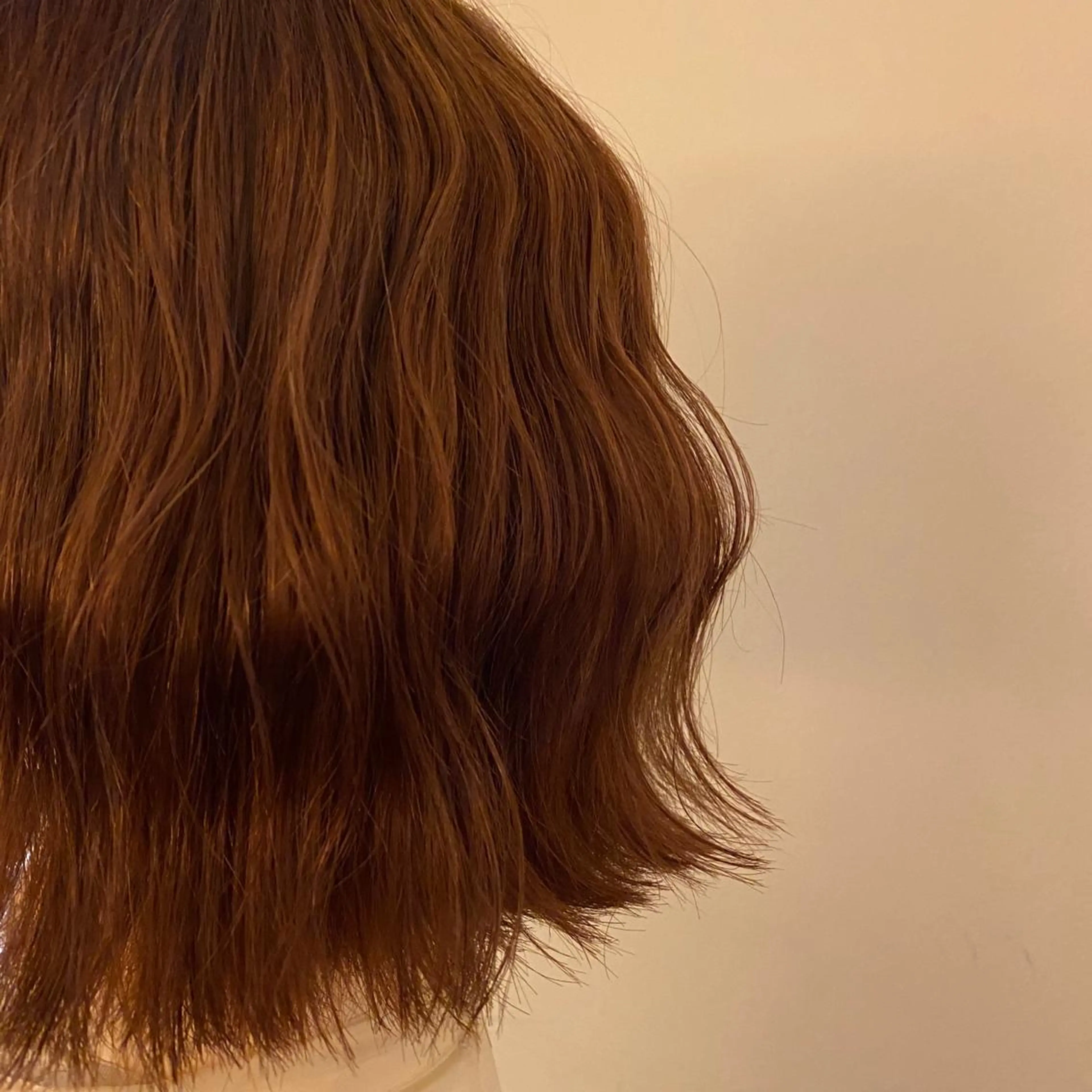 ショート カラー 長谷川 華奈子のヘアスタイル