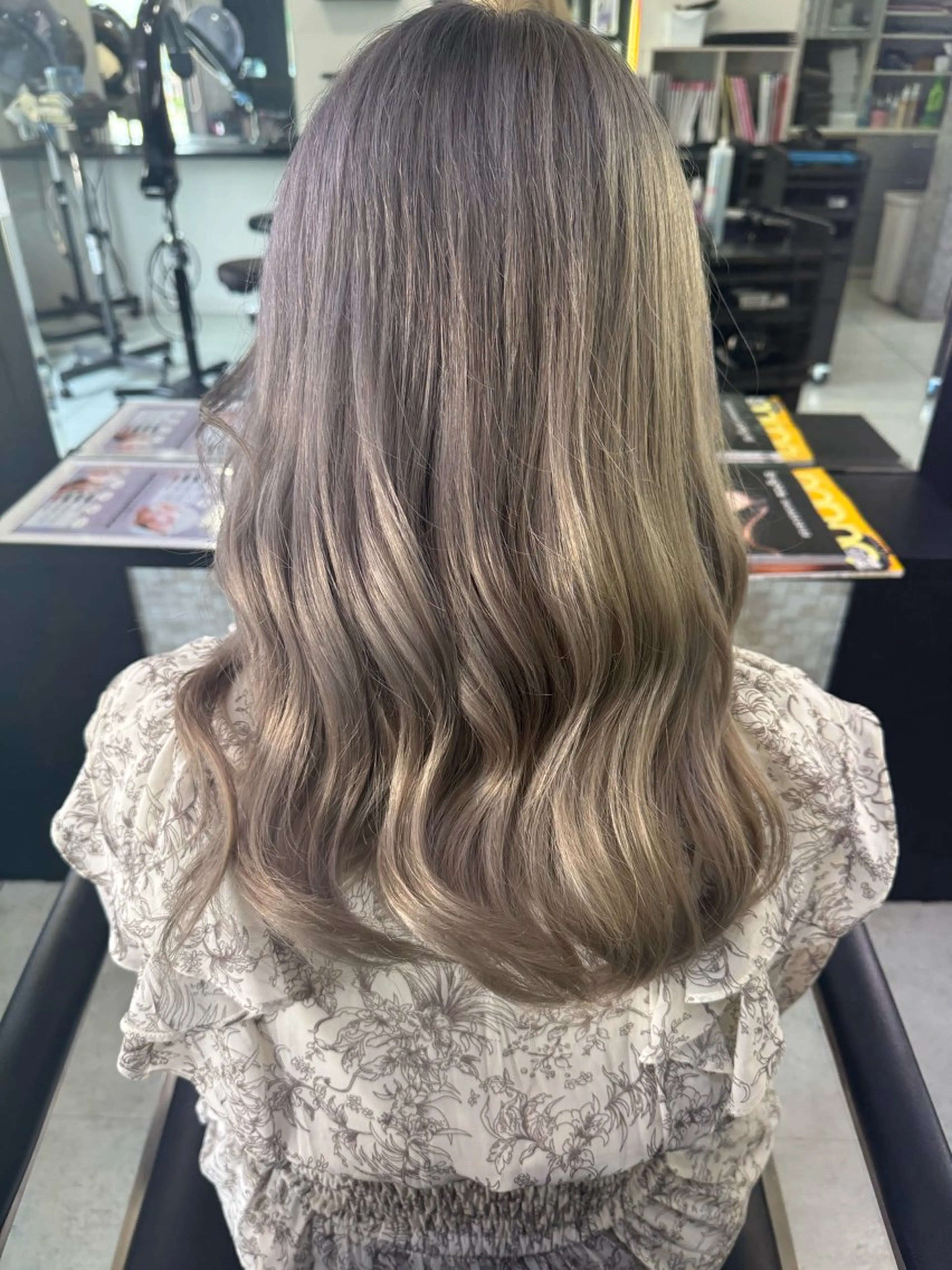 カラー ベージュカラー ブリーチ シルバー シルバーベージュ yuzuki 🎀のヘアスタイル