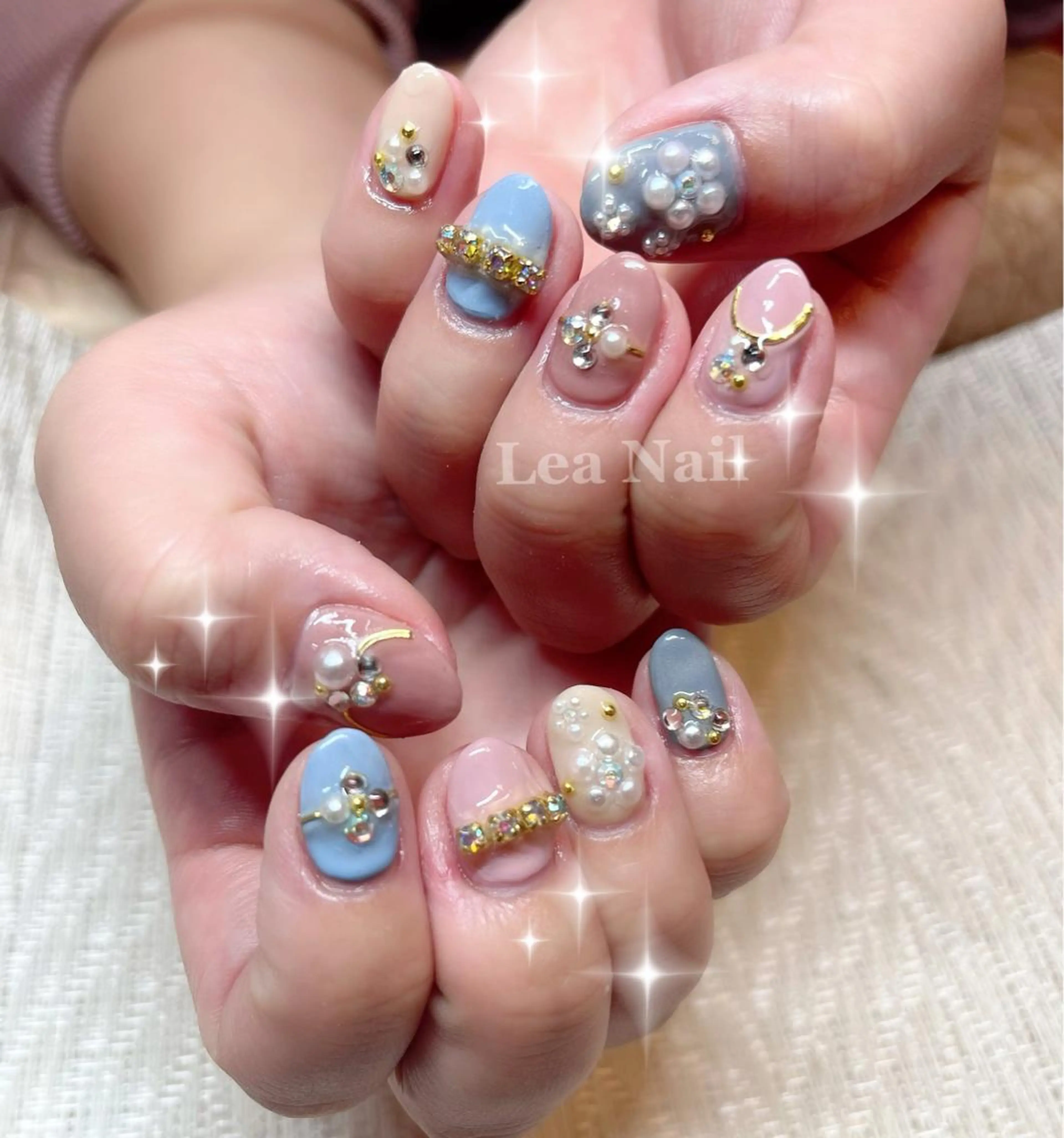 ネイル ストーンネイル Lea Nailのネイルデザイン