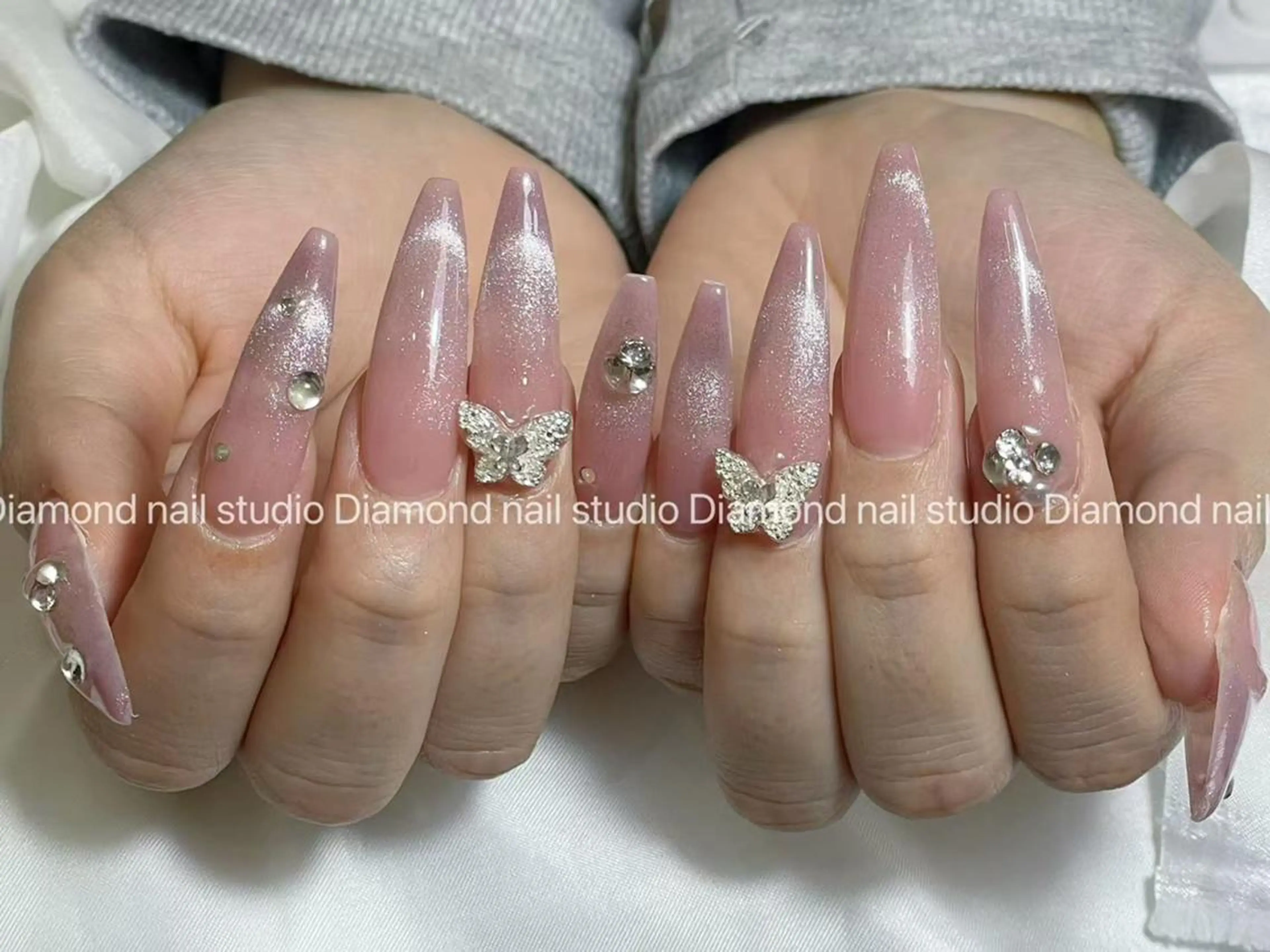 ネイル アートネイル オーロラネイル フラッシュネイル ガーリー キラキラネイル DIAMOND NailStudioのネイルデザイン