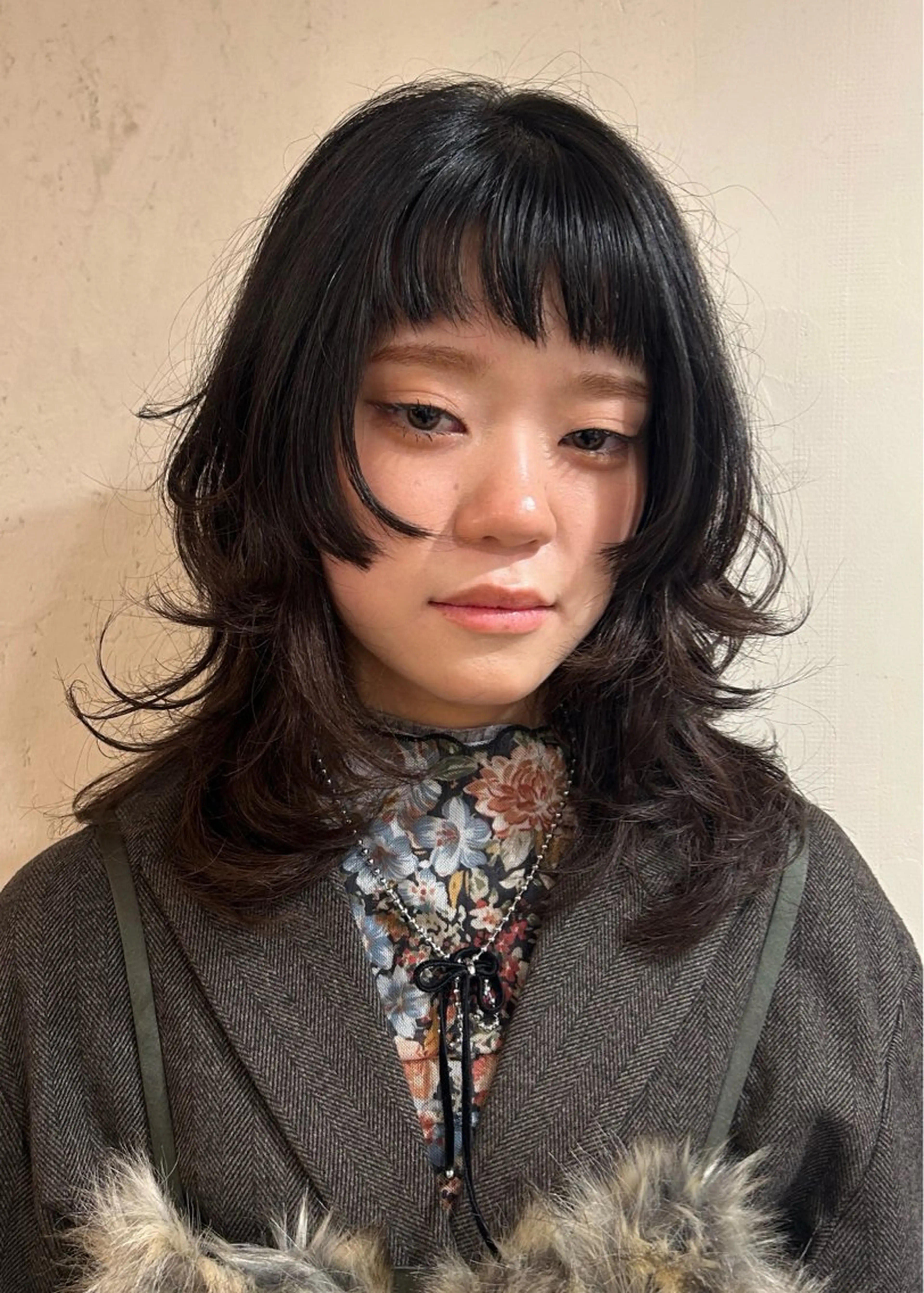 ミディアム レイヤーカット 似合わせカット オン眉 ウルフカット ウルフレイヤー カット 奥村 珠実のヘアスタイル