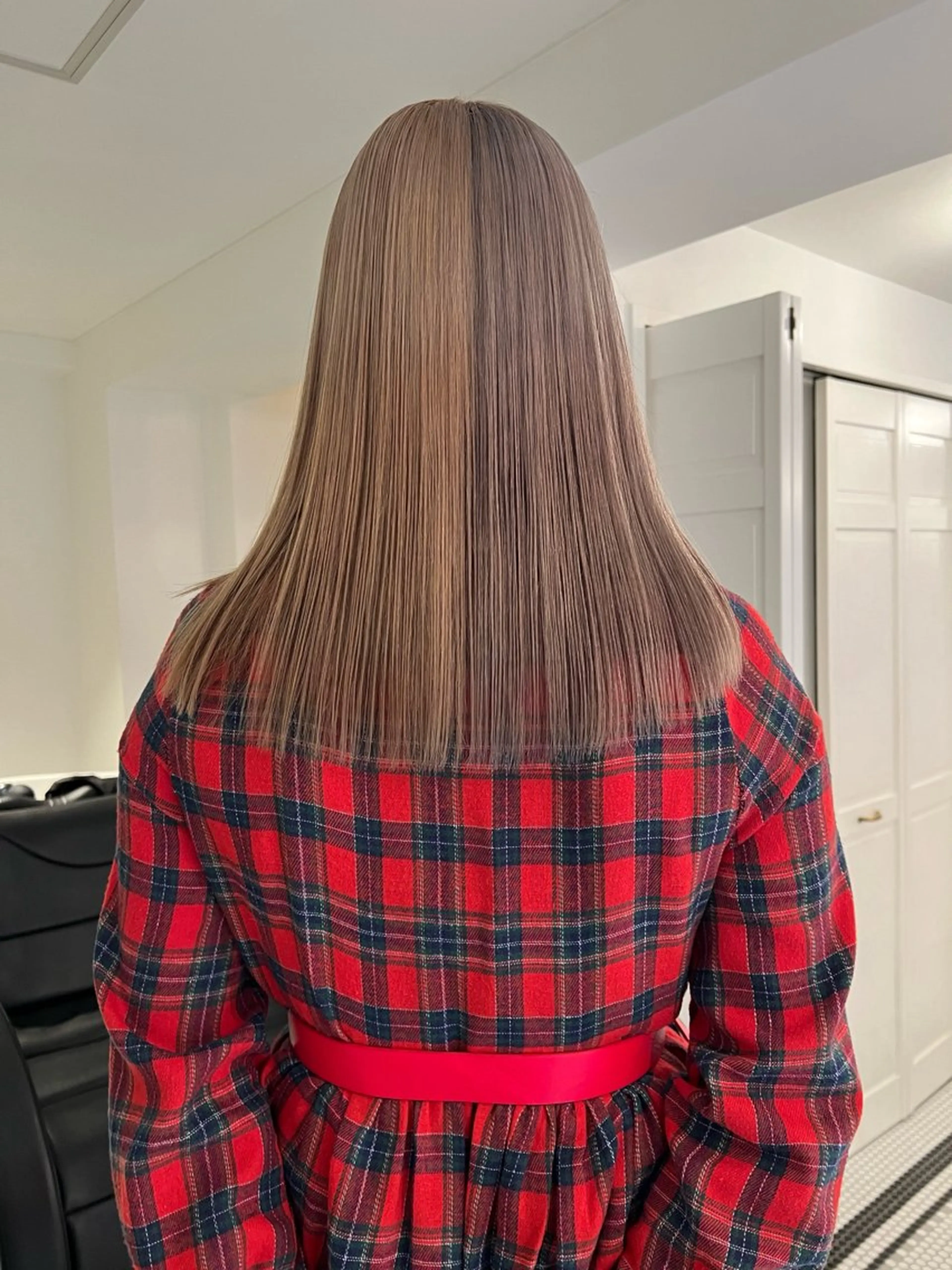 カラー ヘアカラー ブリーチカラー🎀 韓国風/寺門美優のヘアスタイル