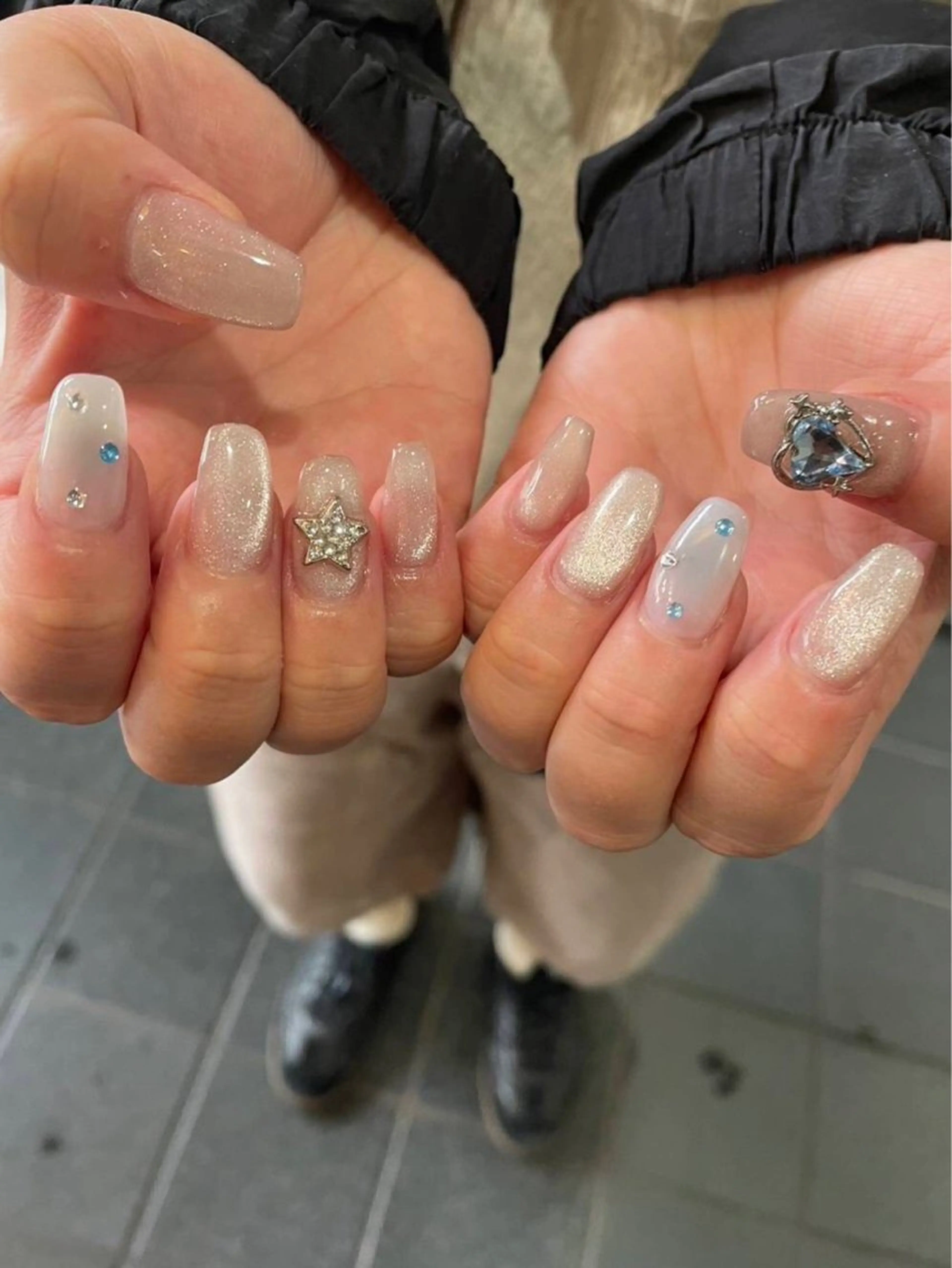 ネイル 長さ出し キラキラネイル マグネットネイル ワンホンネイル ハンドネイル ハンドケア Epokku ネイルサロンのネイルデザイン