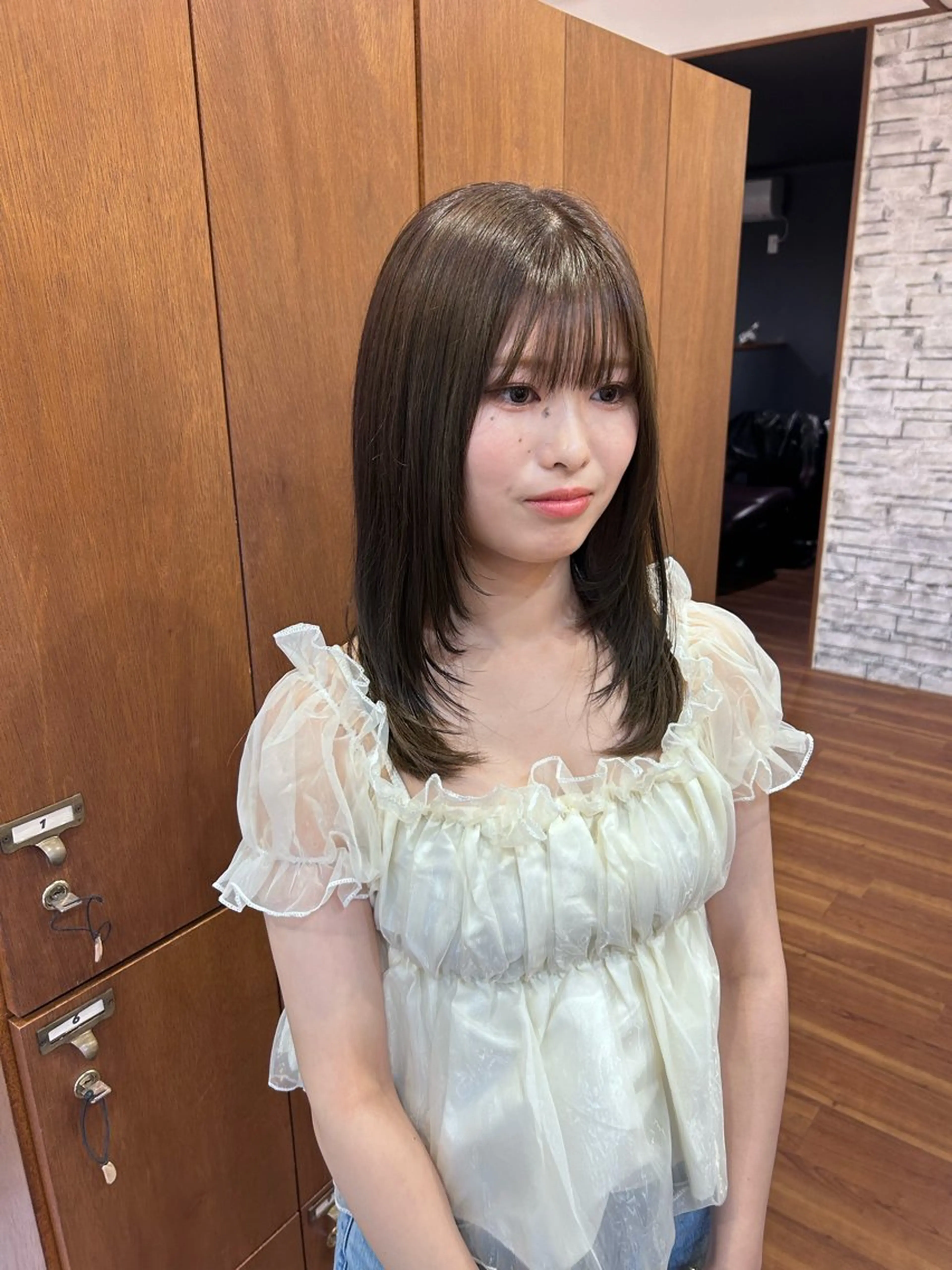 セミロング 廣瀬 美月のヘアスタイル