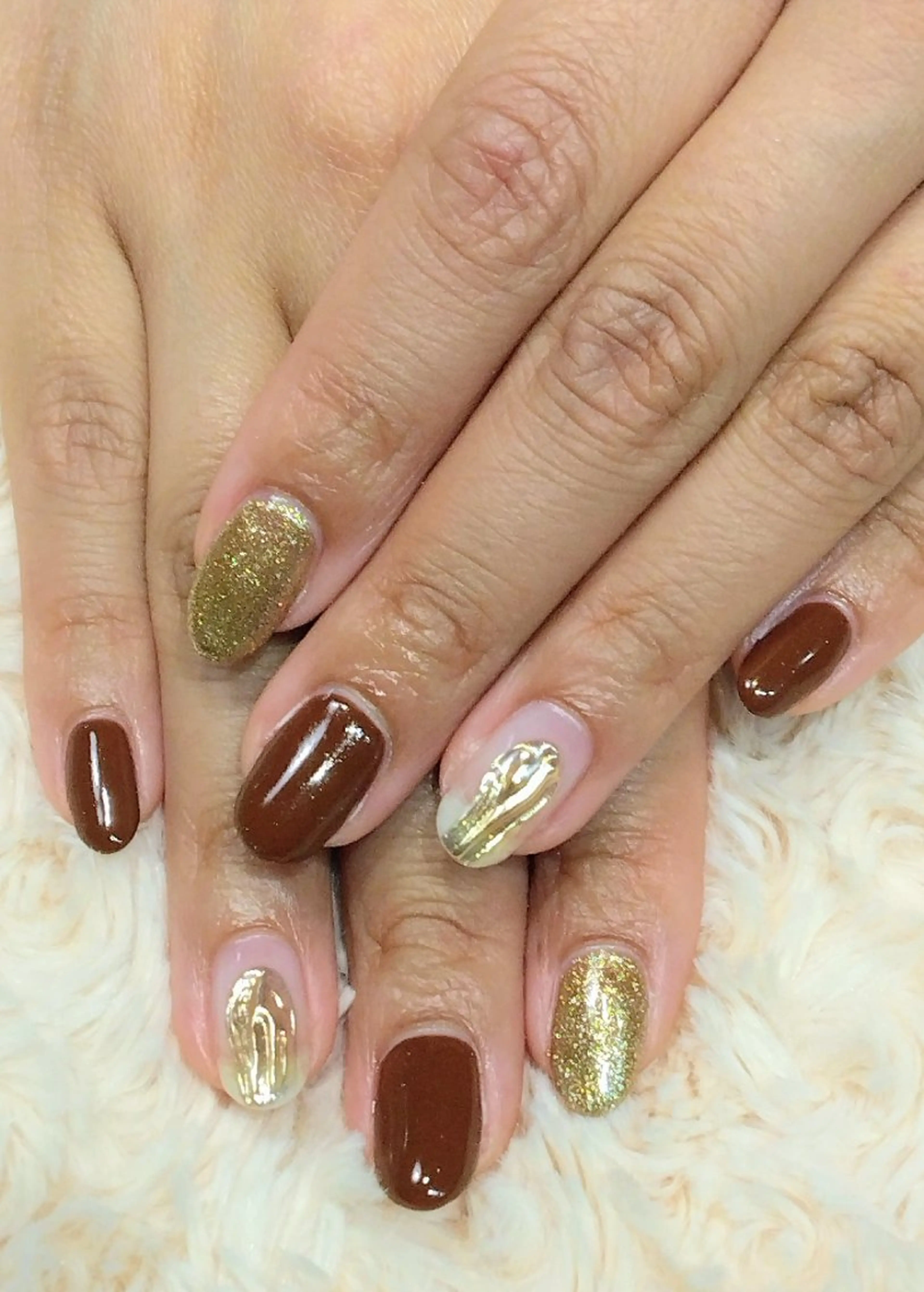 ネイル ブラウン ゴールド ミラーネイル ワンカラーネイル バレンタイン ハンドネイル ARTEMIS SAITOのネイルデザイン