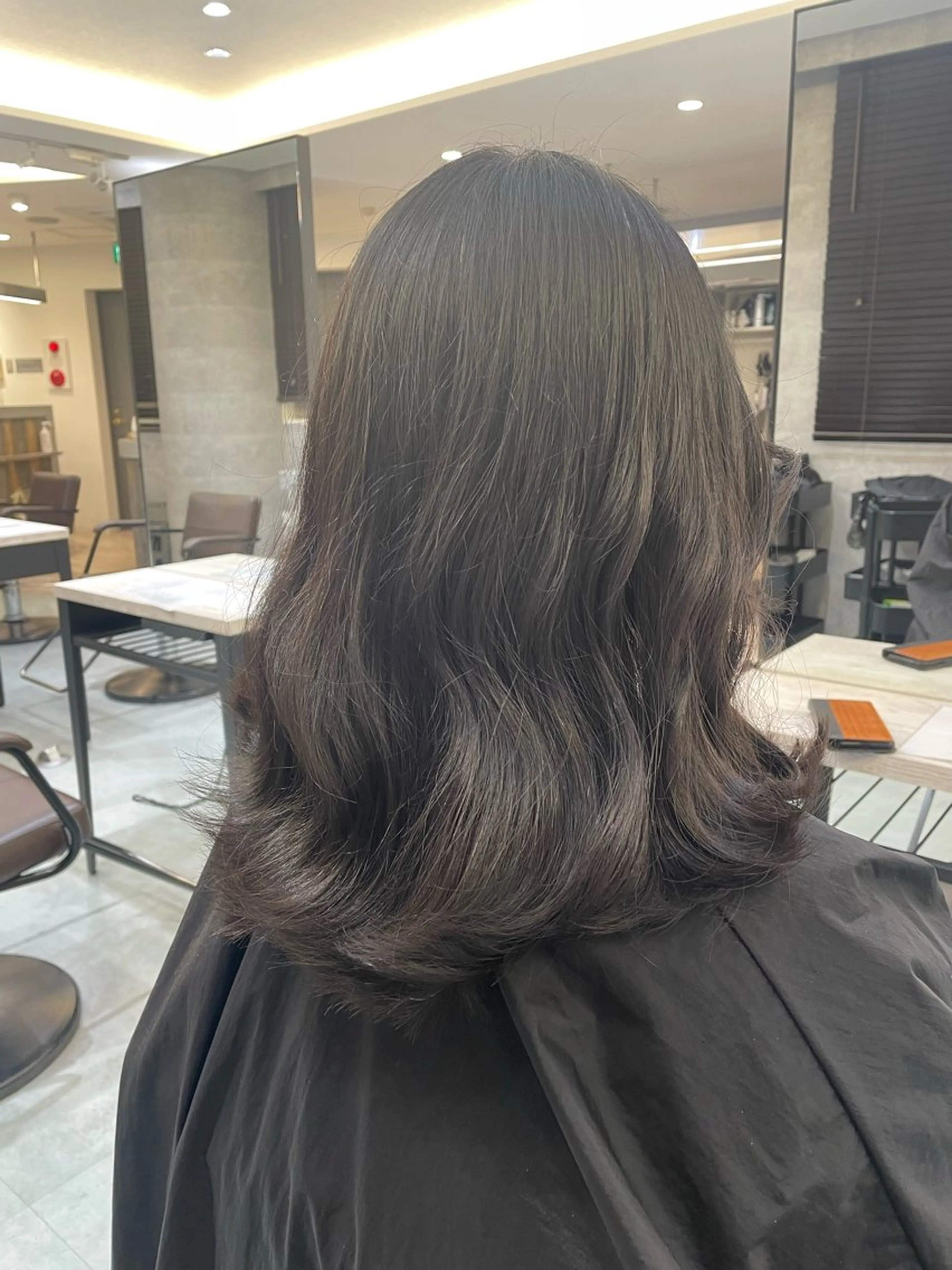 セミロング ♡似合わせハイトーン ♡maiのヘアスタイル