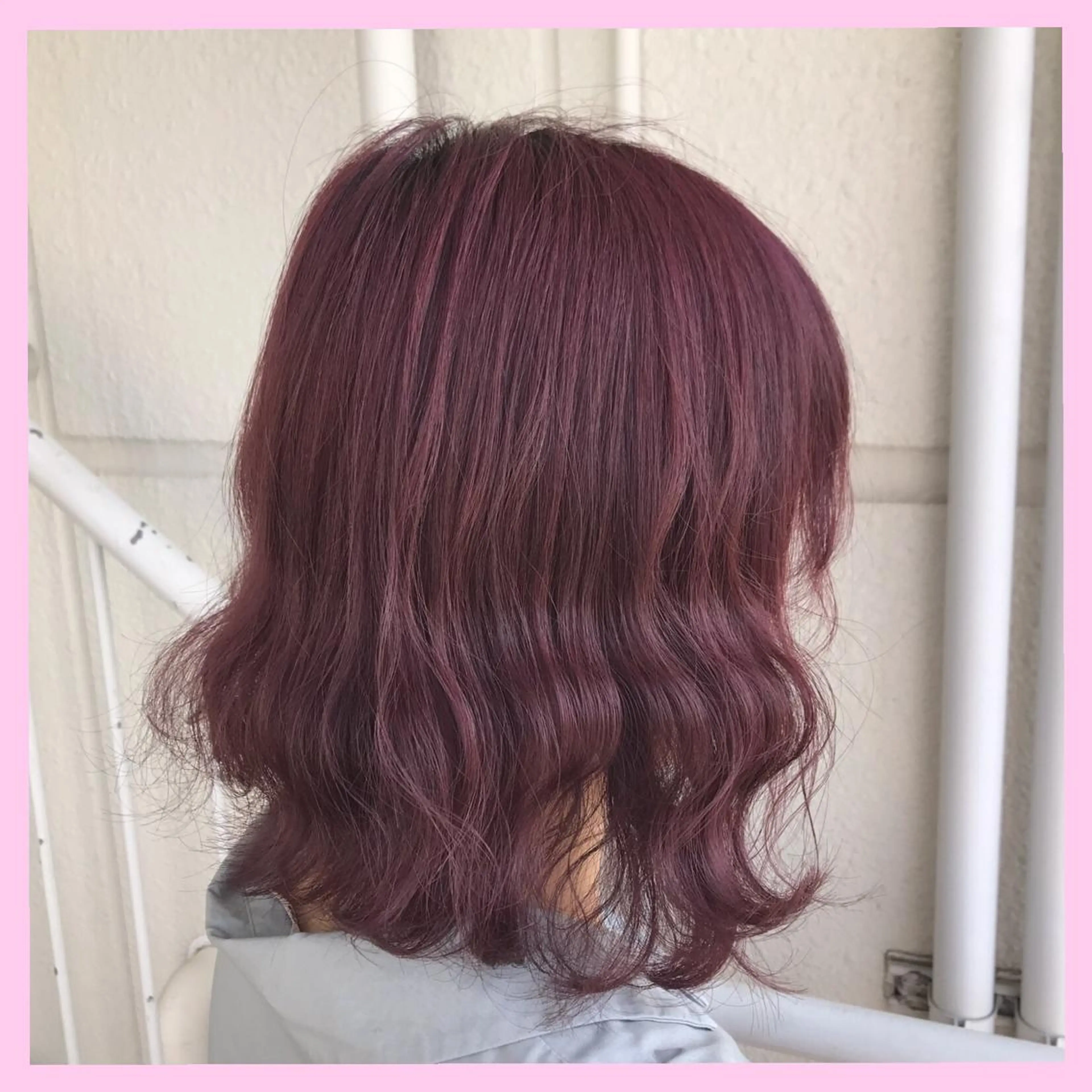 カラー SHIN/レイヤー カット×クロスパーマのヘアスタイル