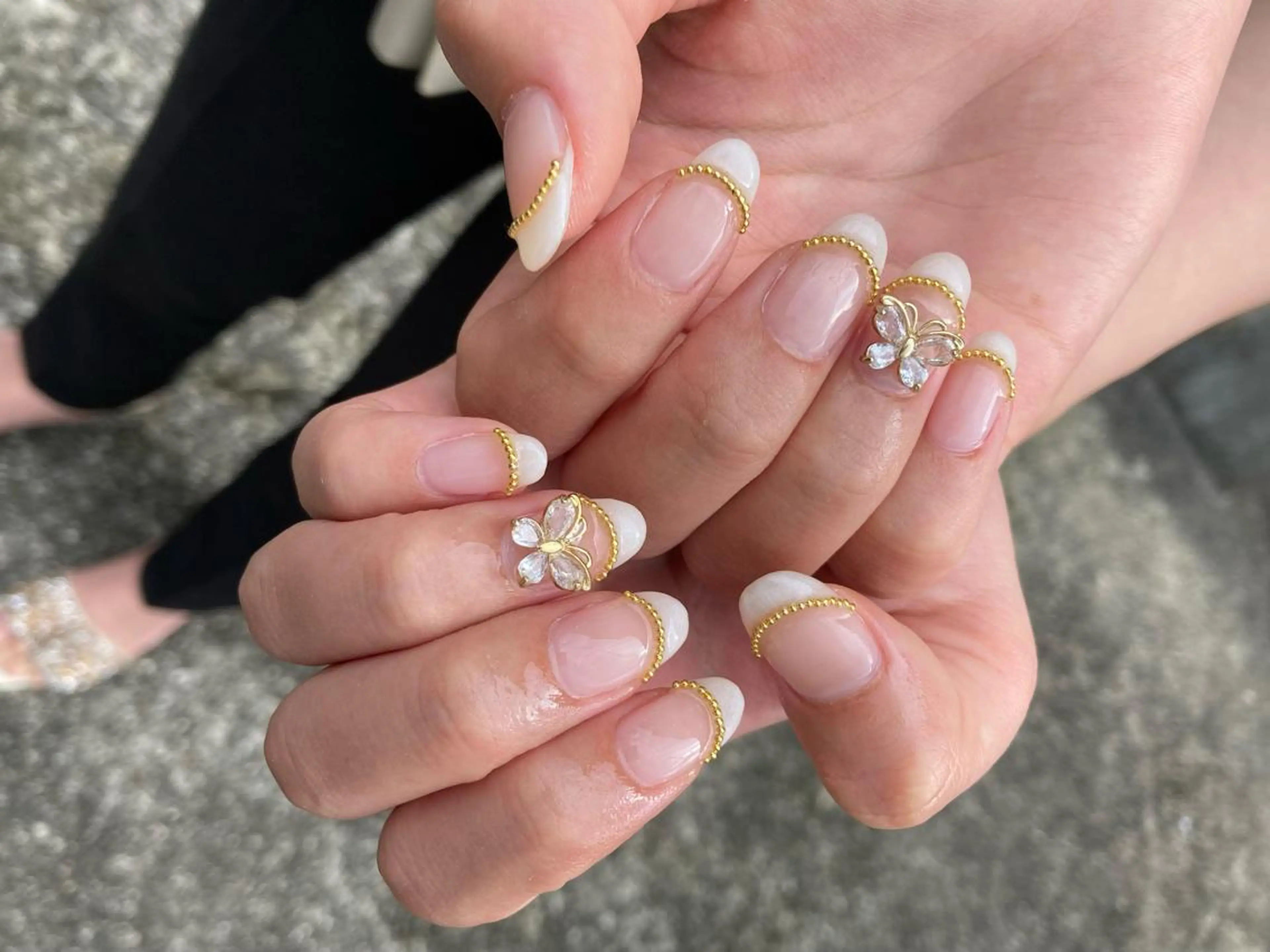 ミディアム ネイル ハンドネイル フットネイル ✴︎ Delightのネイルデザイン