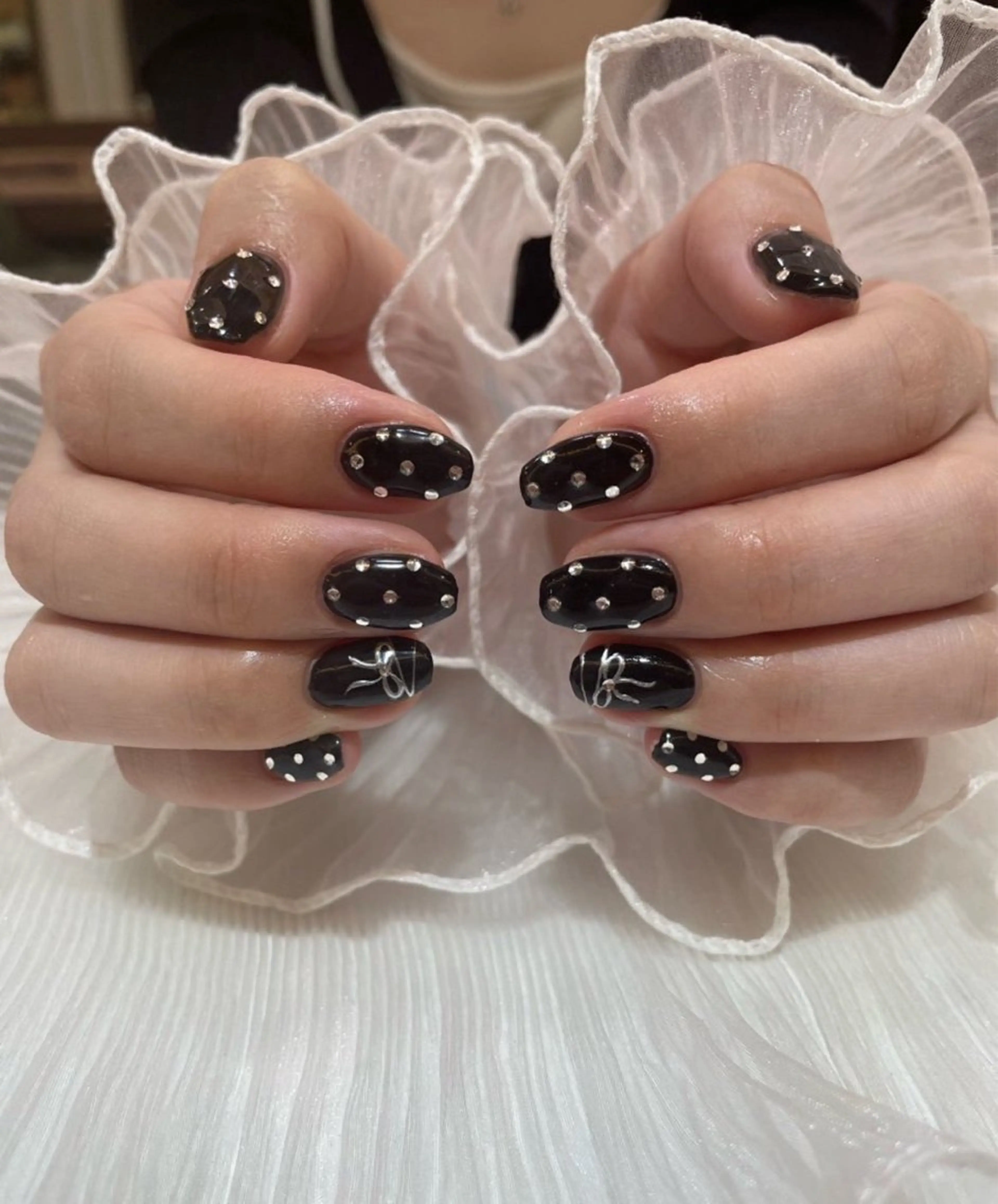 ネイル ドット ラメ(グリッター) ハンドネイル 派手髪ハイトーン💛 ネイル💅まりなのヘアスタイル