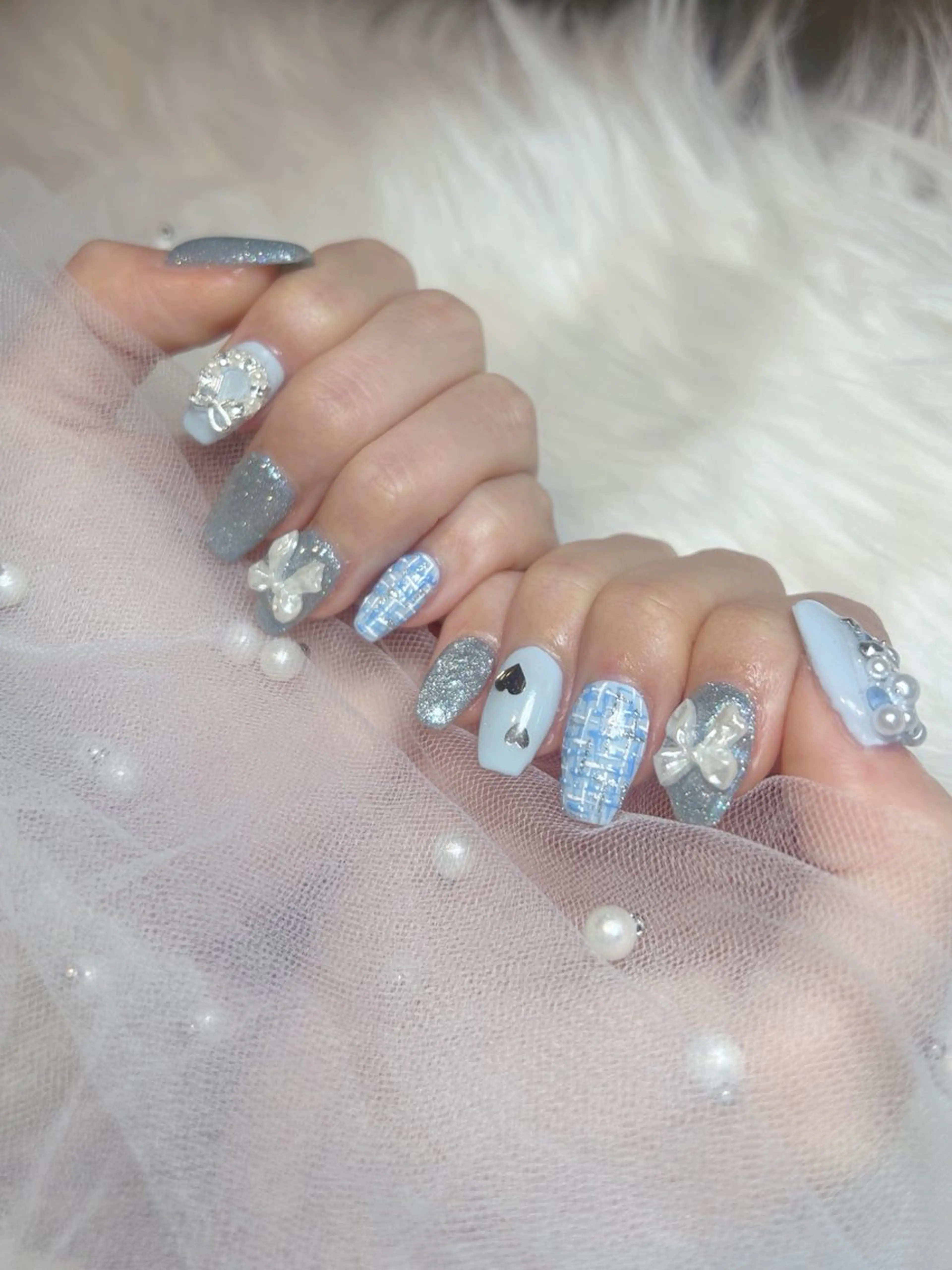 ネイル キラキラネイル ツイードネイル 冬ネイル クリスマス Naru Kelinailのネイルデザイン