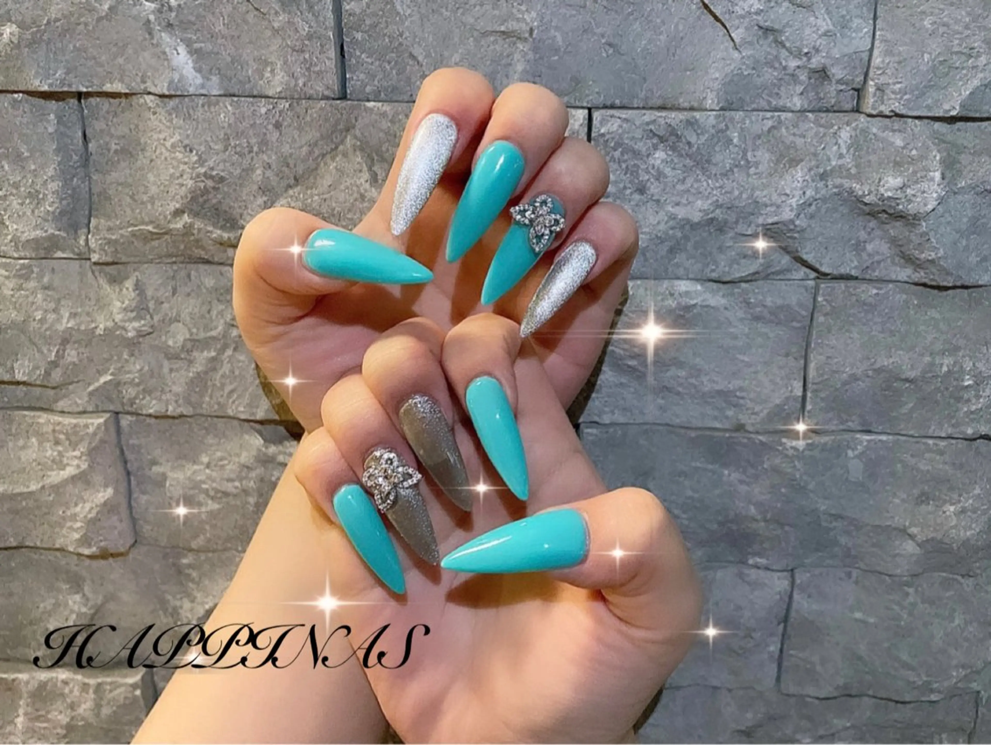 ネイル ブルー キラキラネイル ロングネイル マグネットネイル スカルプネイル ハンドネイル HAPPINAS COCONAのネイルデザイン