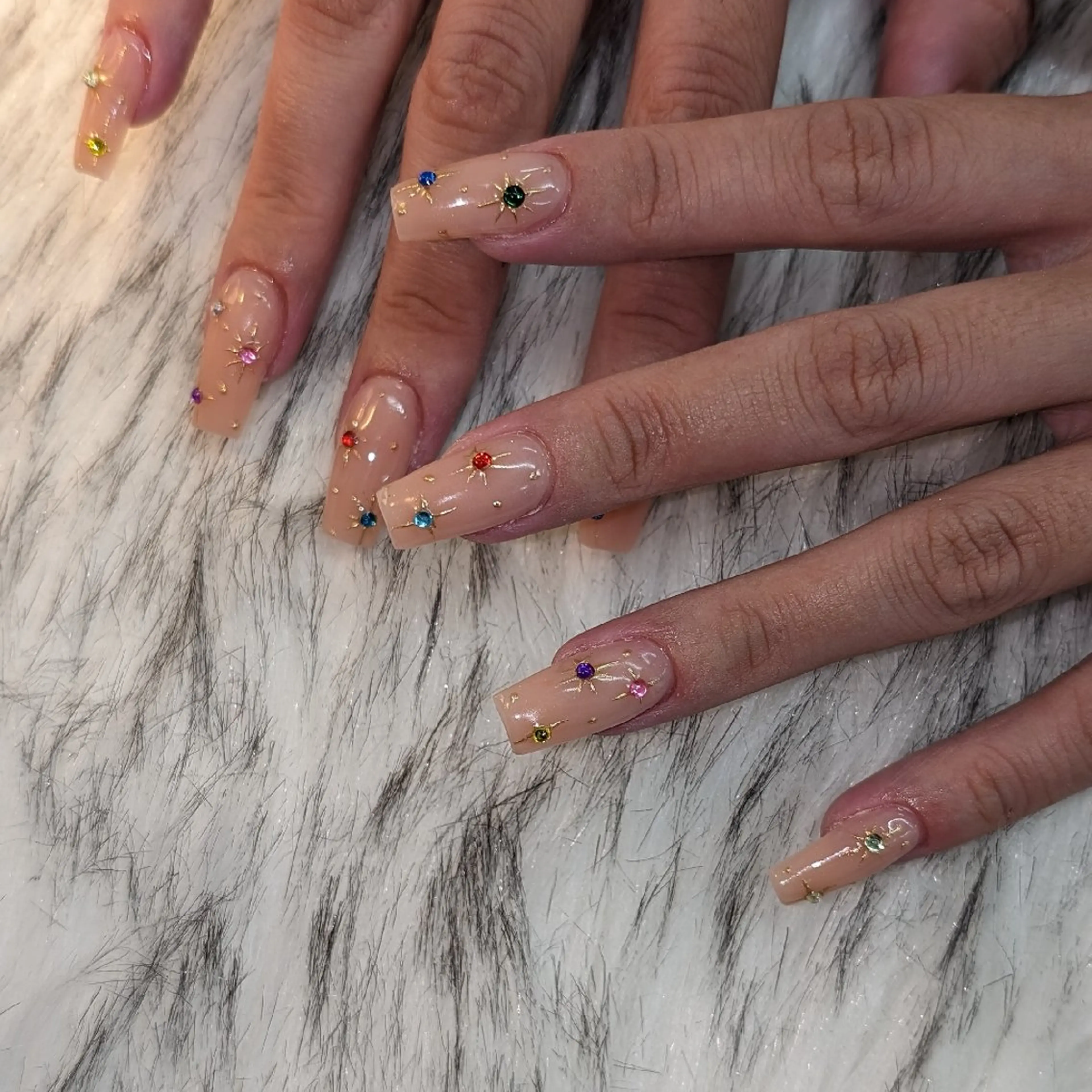 ネイル ハンドネイル RUNWAY 　　の眉毛・アイブロウイメージ