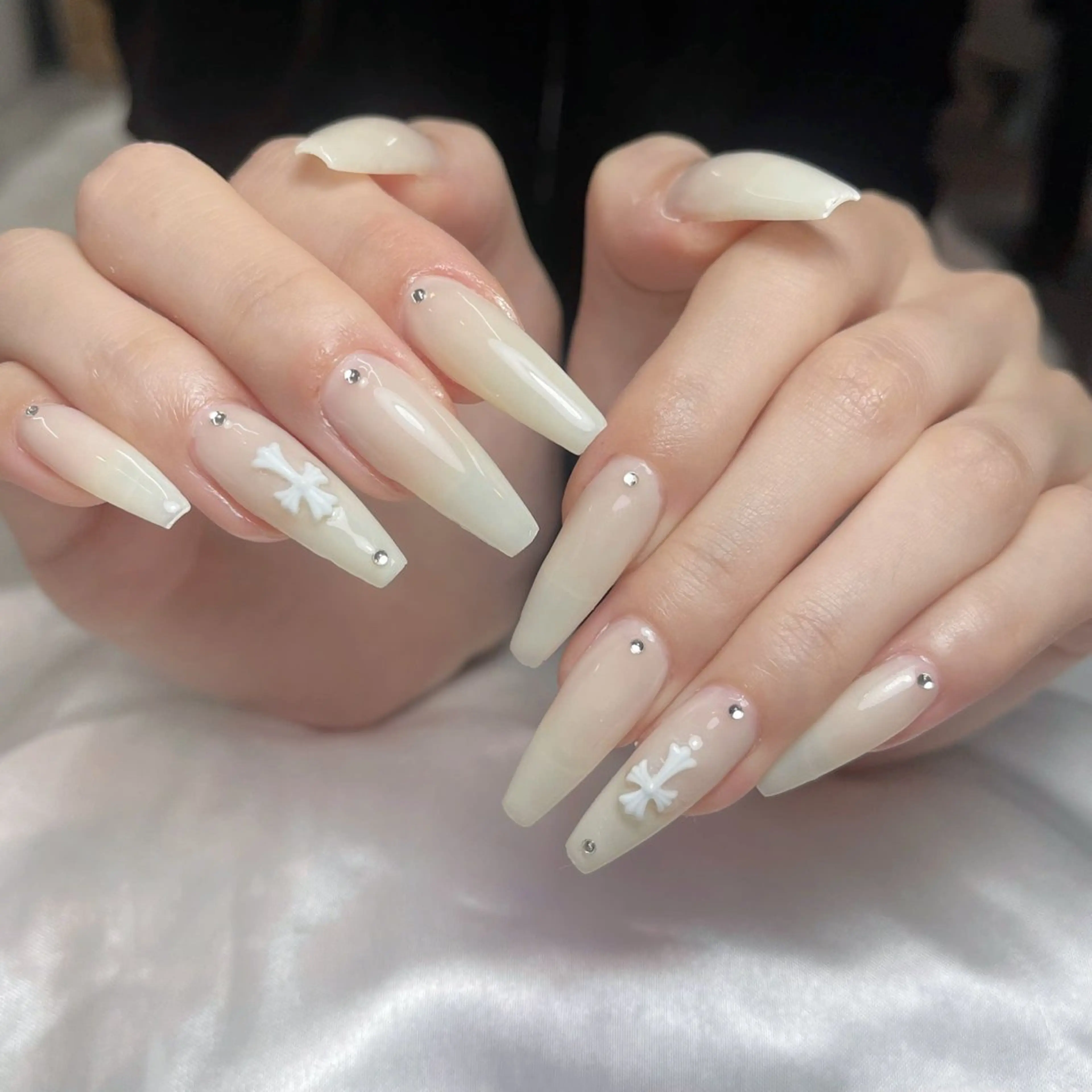 ネイル アートネイル チークネイル ジェルネイル ロングネイル マグネットネイル ハンドネイル Rin Nail 新大久保店のネイルデザイン