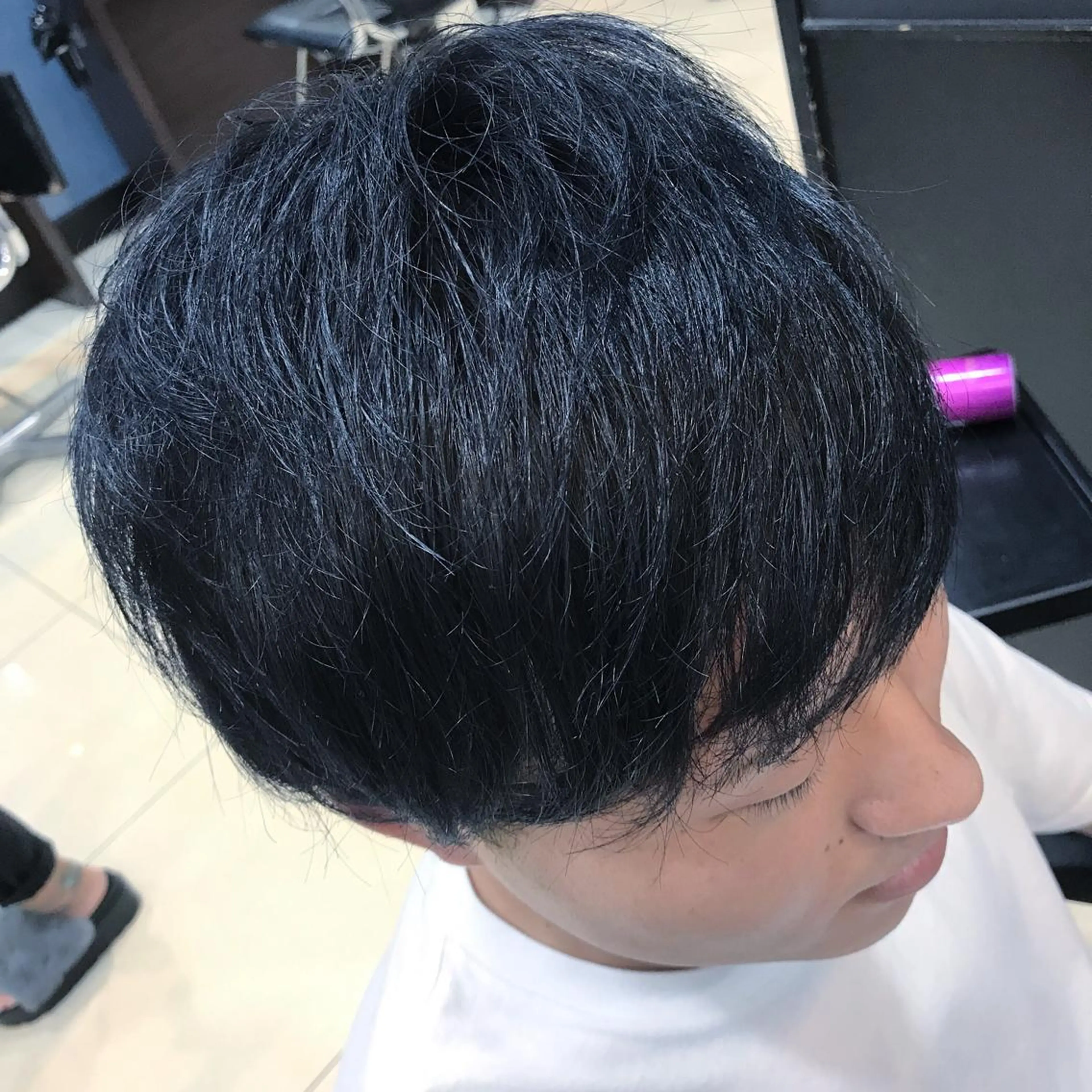 ショート カラー 黒髪 ブルーカラー ブルーブラック 大久保 隆蔵のヘアスタイル