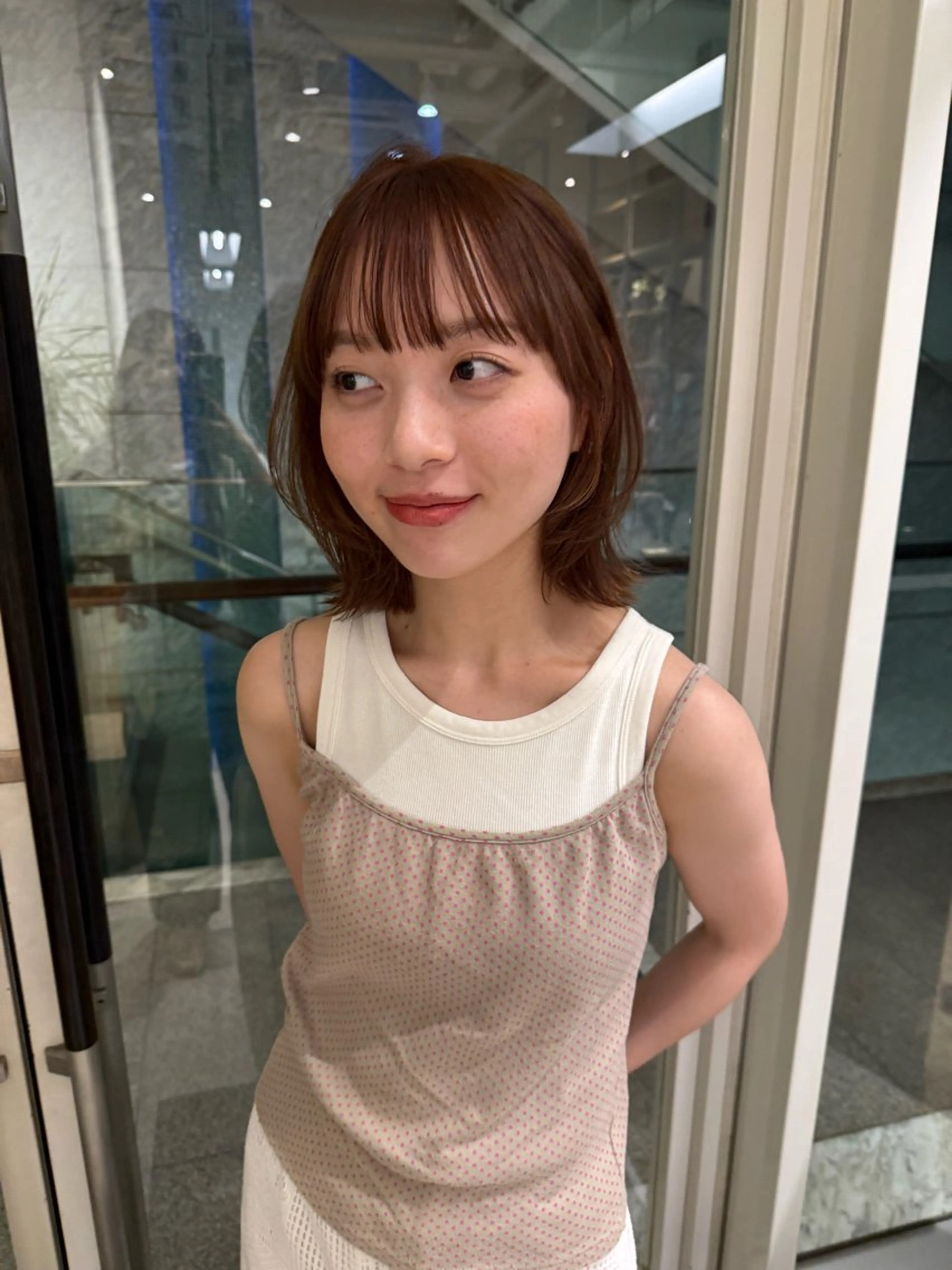 ミディアム レイヤーカット 外ハネヘア SHEA.所属・表参道SHEA Am i／レイヤーカットのヘアスタイル