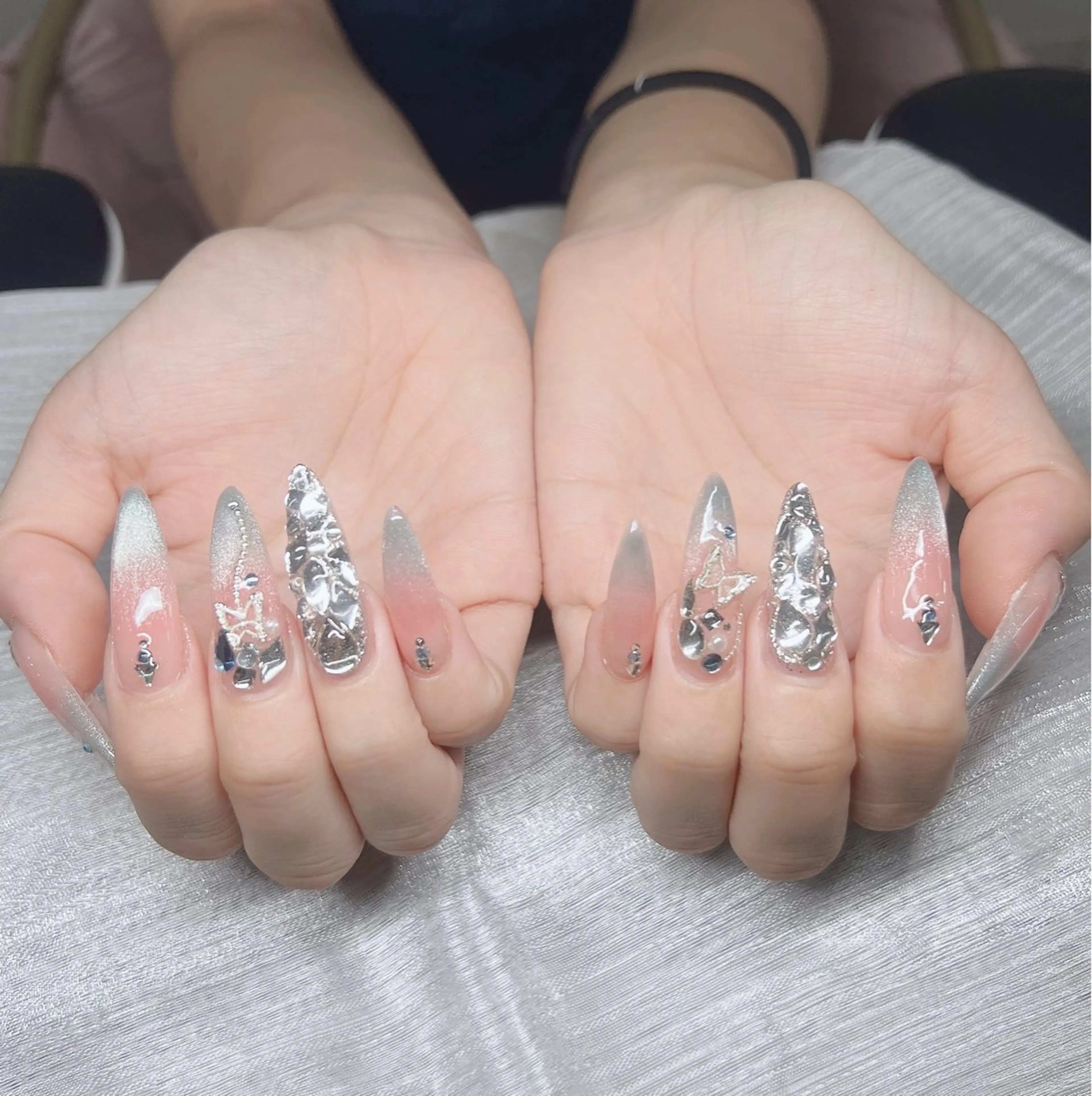 ネイル 長さ出し グラデーション キラキラネイル マグネットネイル ニュアンスネイル Lee Nails チップ長さだし専門店のネイルデザイン