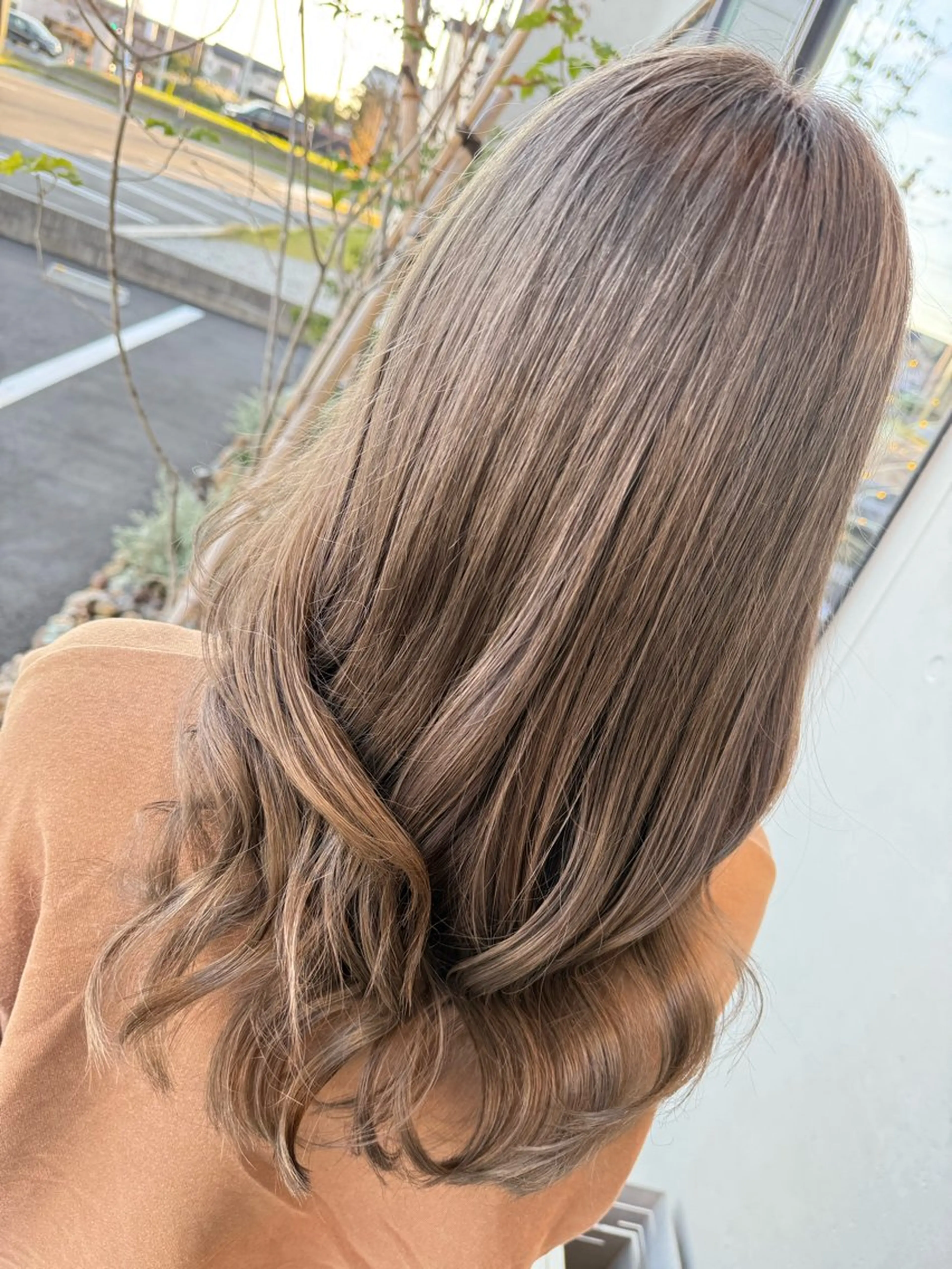 カラー art-Lago所属・平野 実優のヘアスタイル