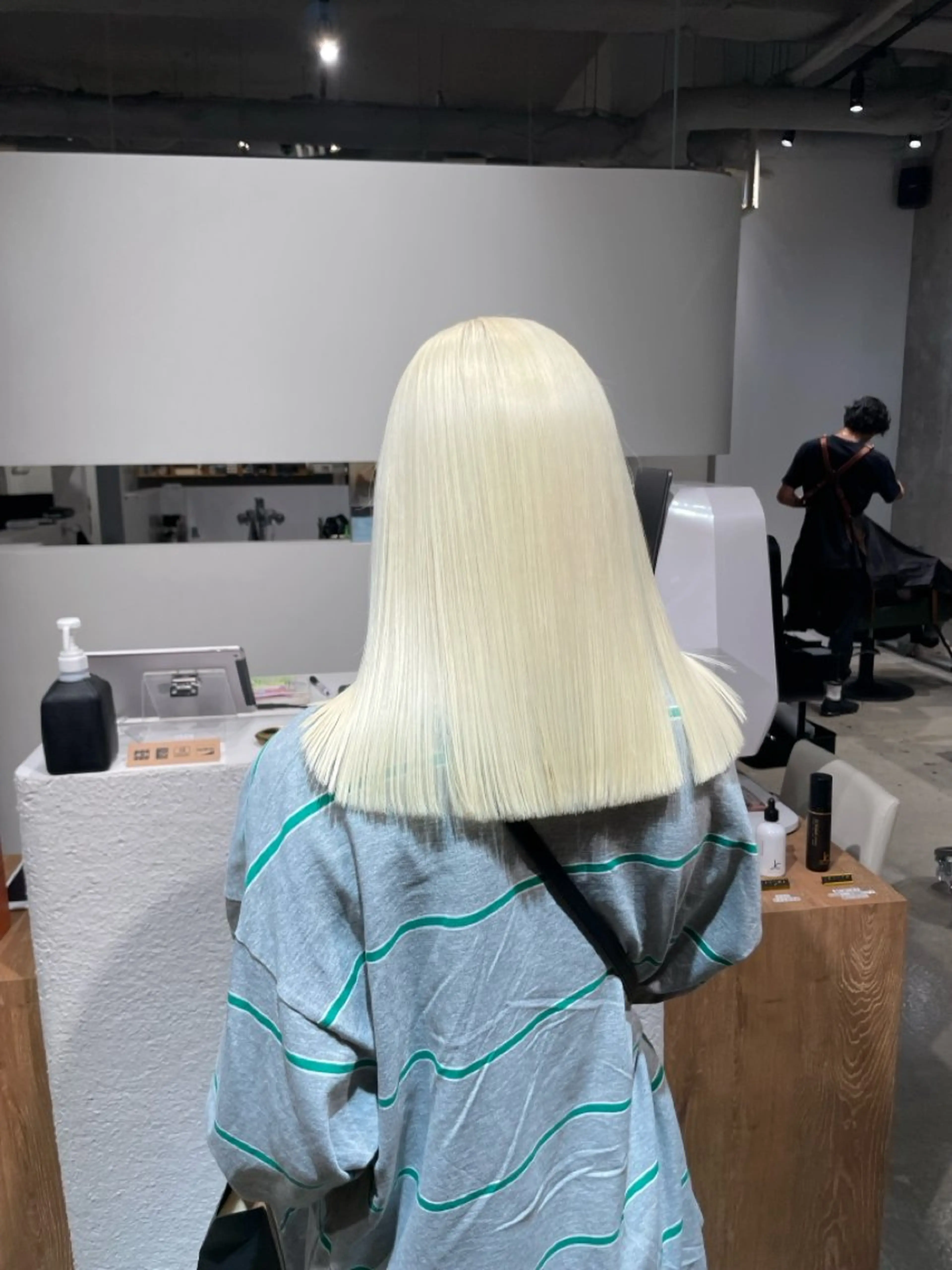 ミディアム MONIQA【モニカ】所属・名古屋ハイトーン/ 🐶ブリーチ専門店のヘアスタイル