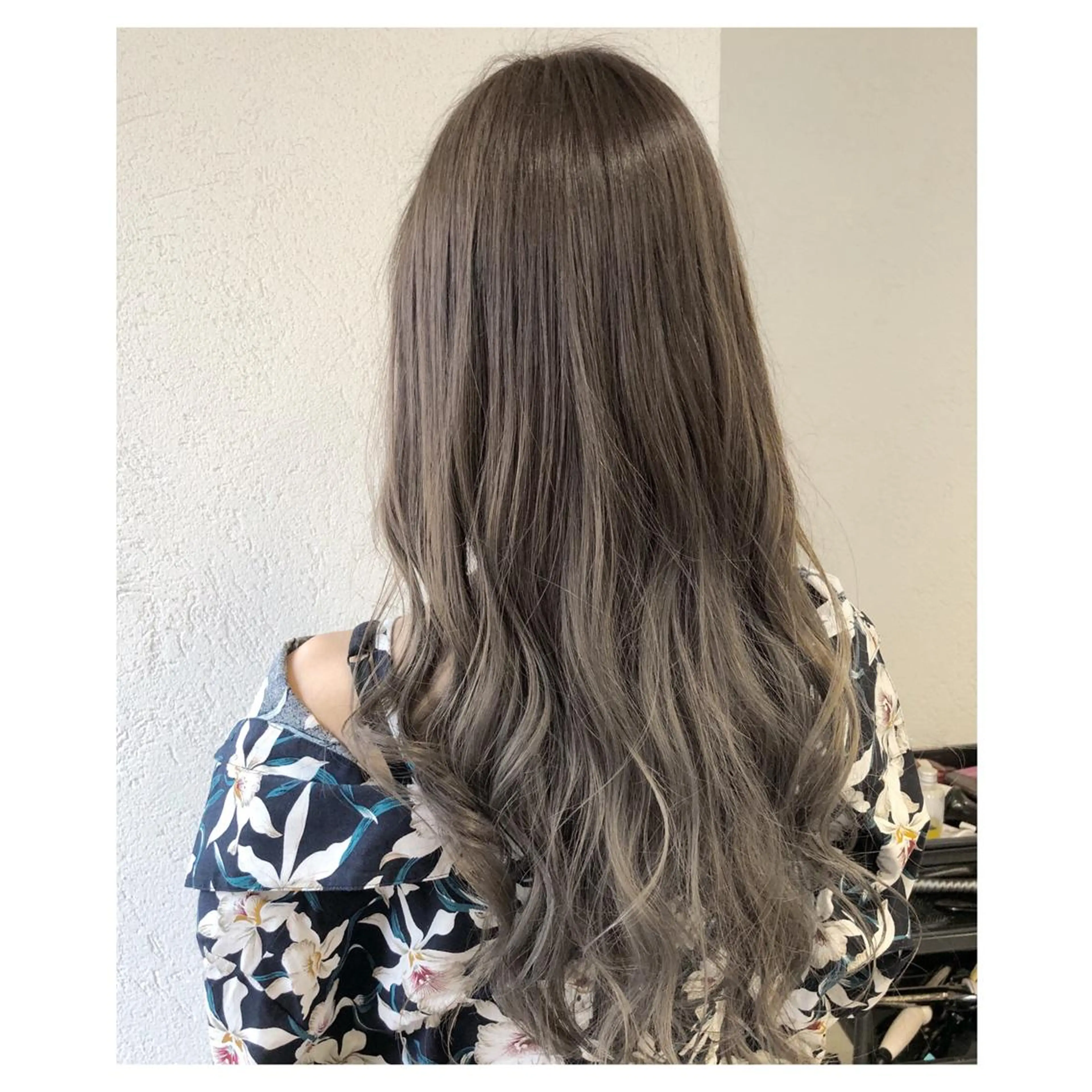 ロング カラー biscohair 髪にドラマを。のヘアスタイル