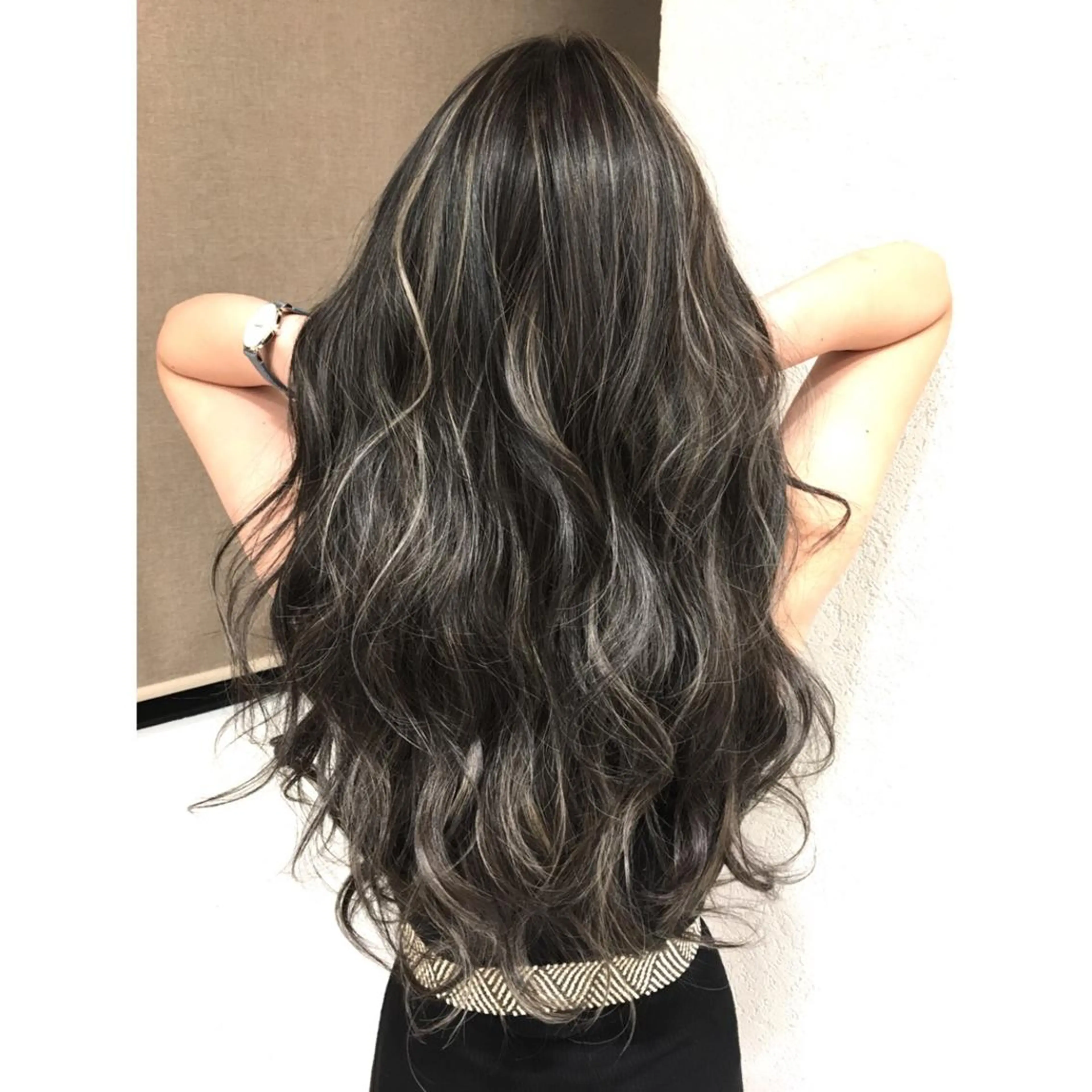 ロング カラー ハイライトカラー 3Dハイライト ハイライト ヘアカラー トリートメント 井上 一平のヘアスタイル