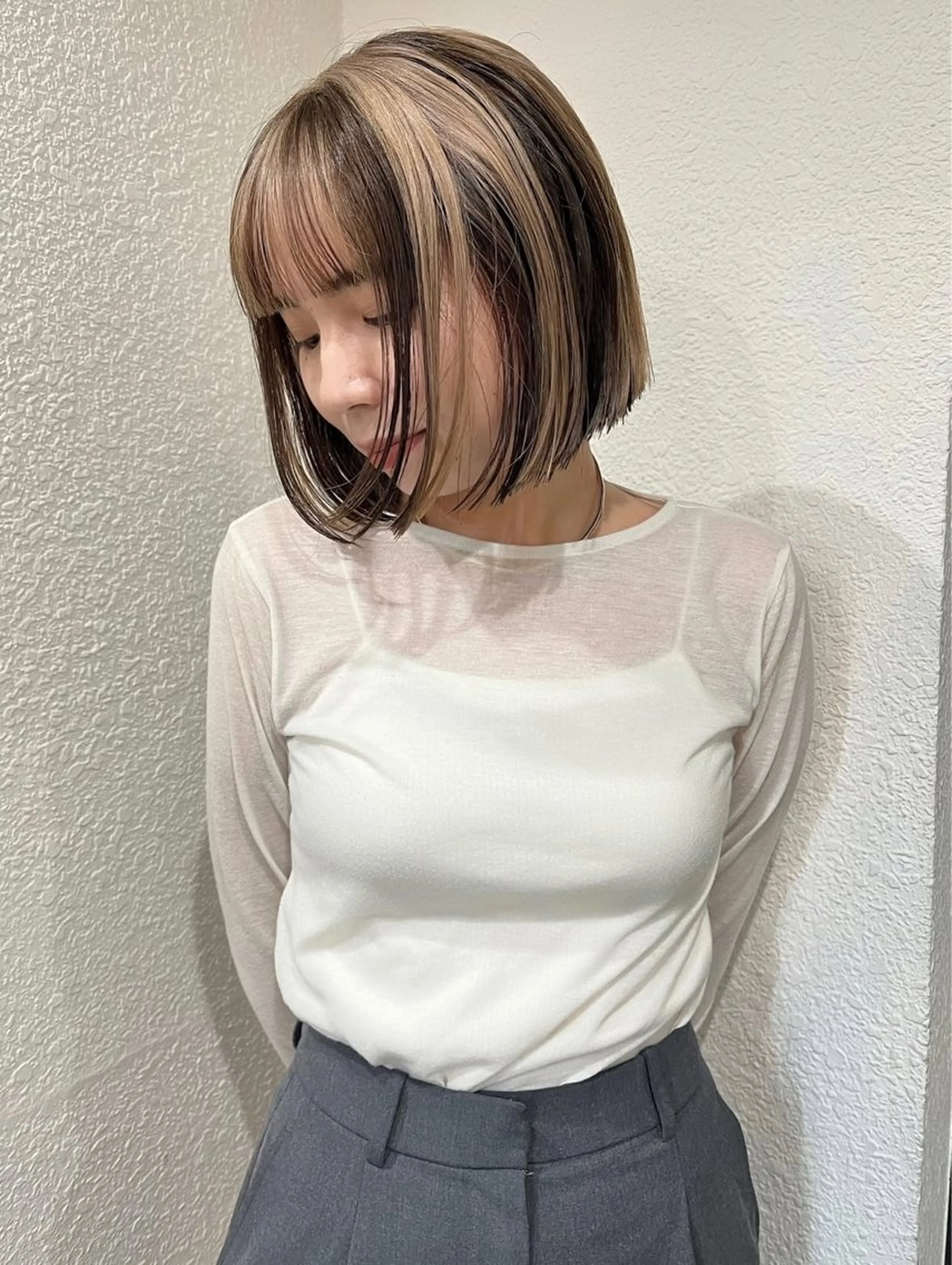 ミディアム カラー 切りっぱなしボブ ベージュカラー ブリーチ 透明感カラー ハイトーンカラー カット ヘアカラー alu/心斎橋大阪 ボブ/ブリーチなしのヘアスタイル