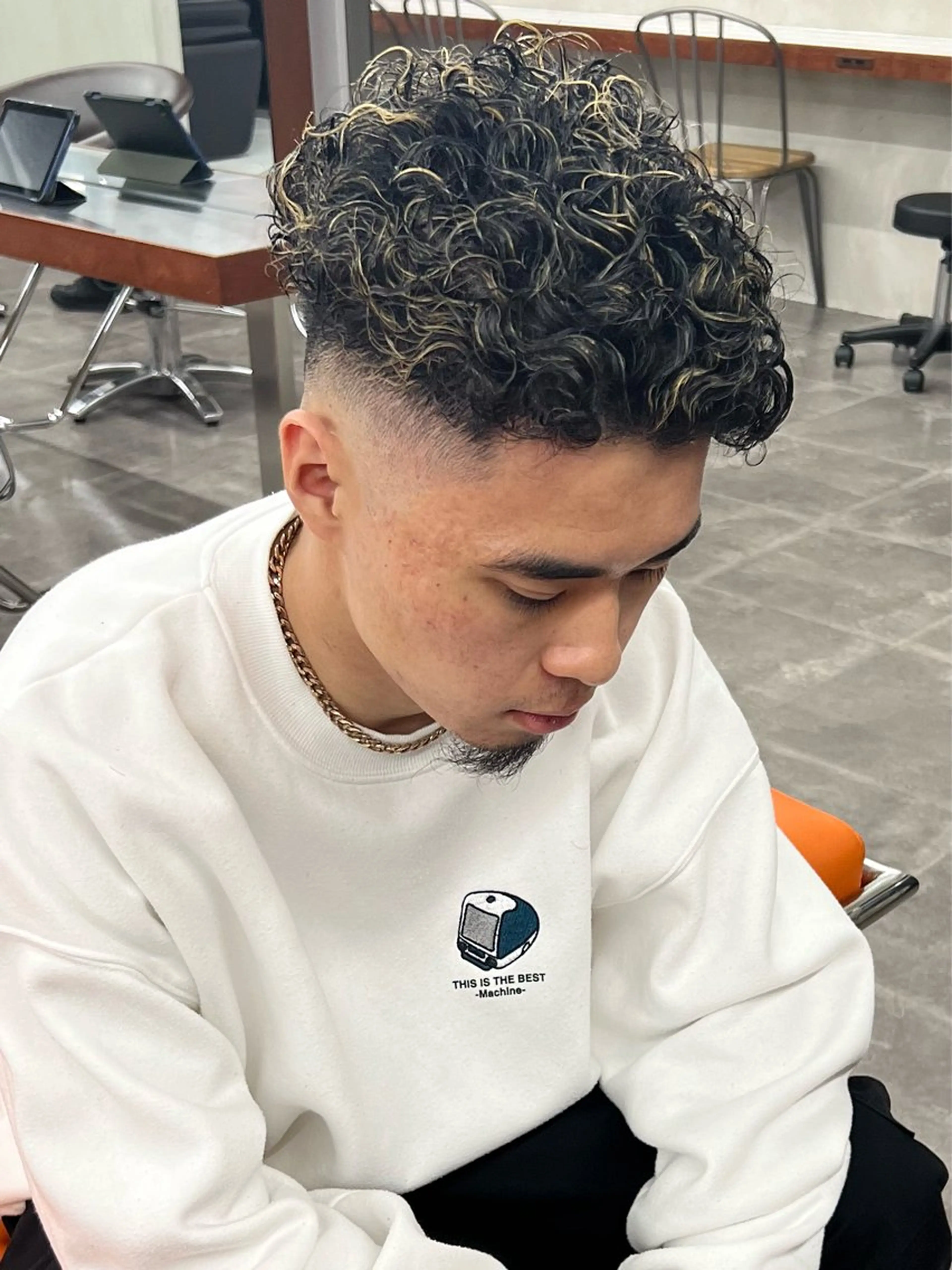 カラー パーマ メンズ 豊崎 佑輔のヘアスタイル