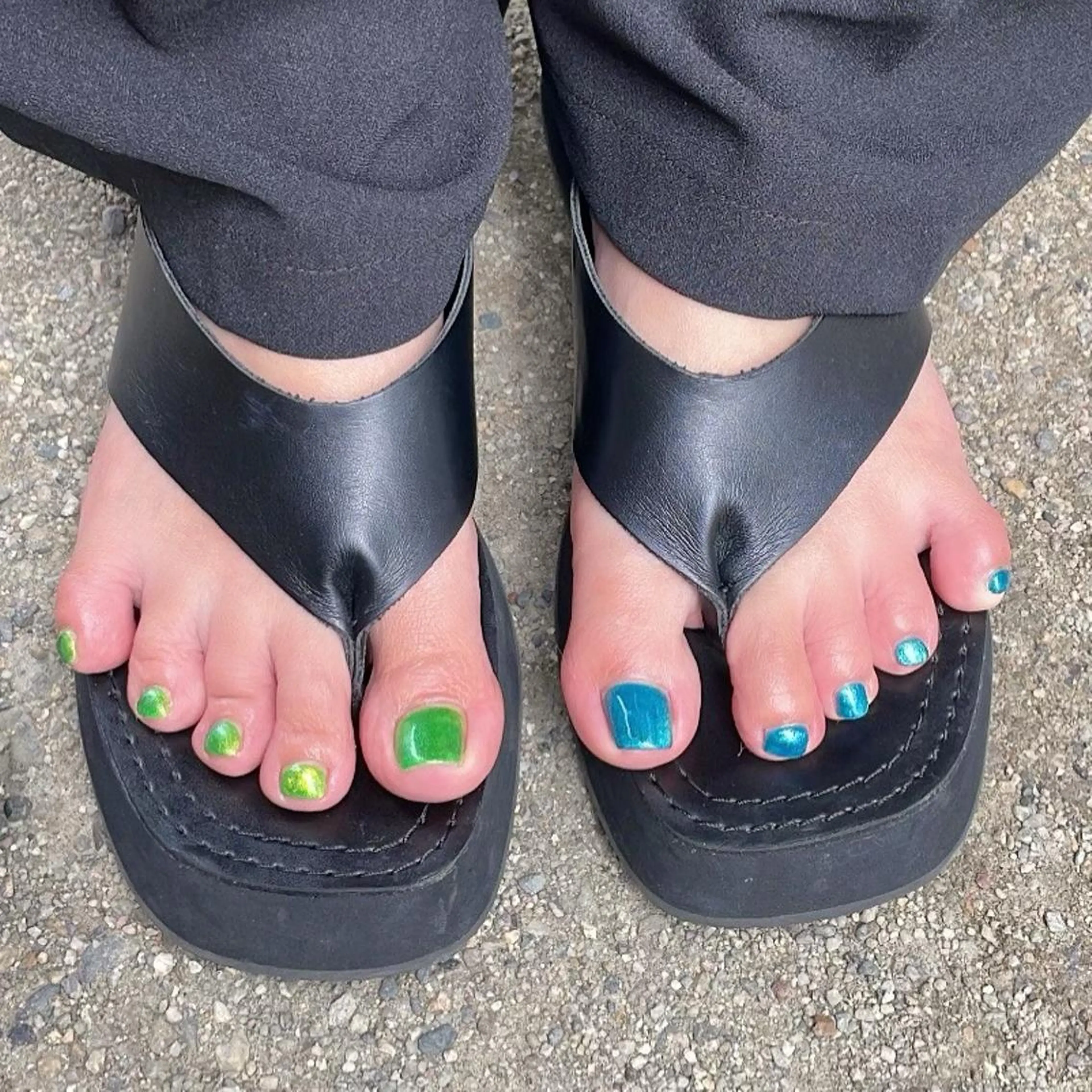 ネイル キラキラネイル マグネットネイル おそろいネイル ワンカラーネイル Lofinails ちひろのネイルデザイン