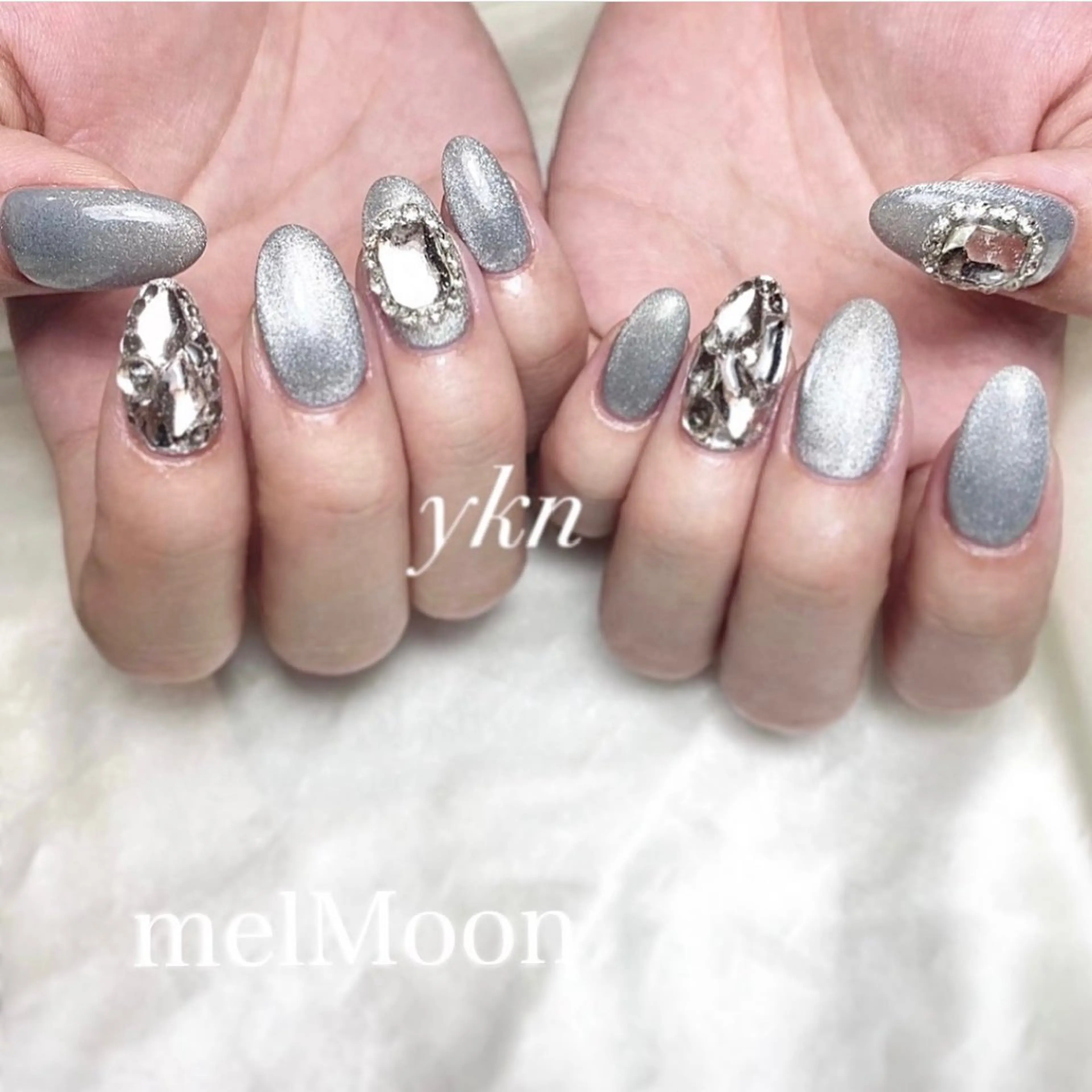 ネイル マグネットネイル ハンドネイル melMoon .のネイルデザイン