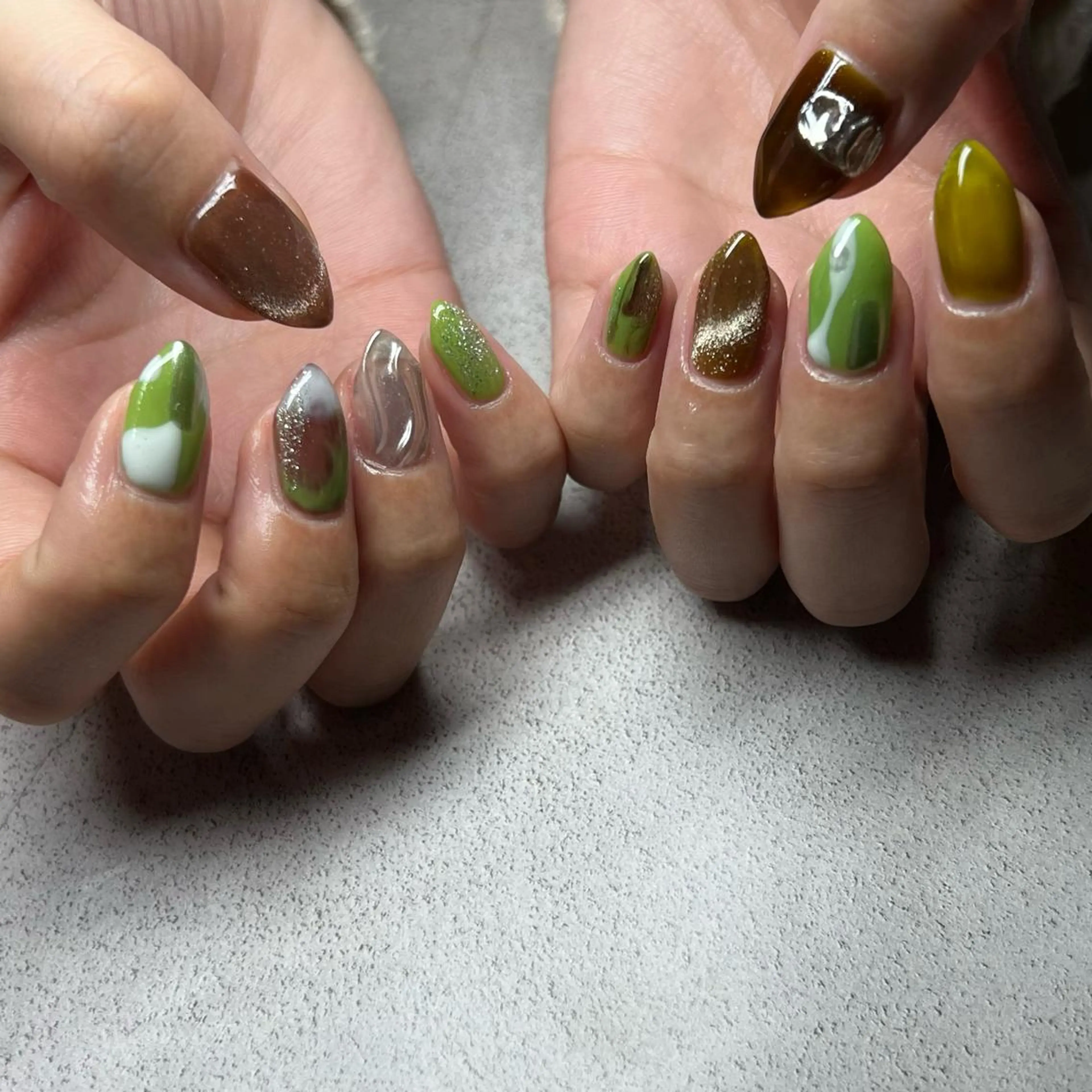 ネイル 春ネイル ハンドネイル 𝐫𝐚𝐢 𝐧𝐚𝐢𝐥の眉毛・アイブロウイメージ