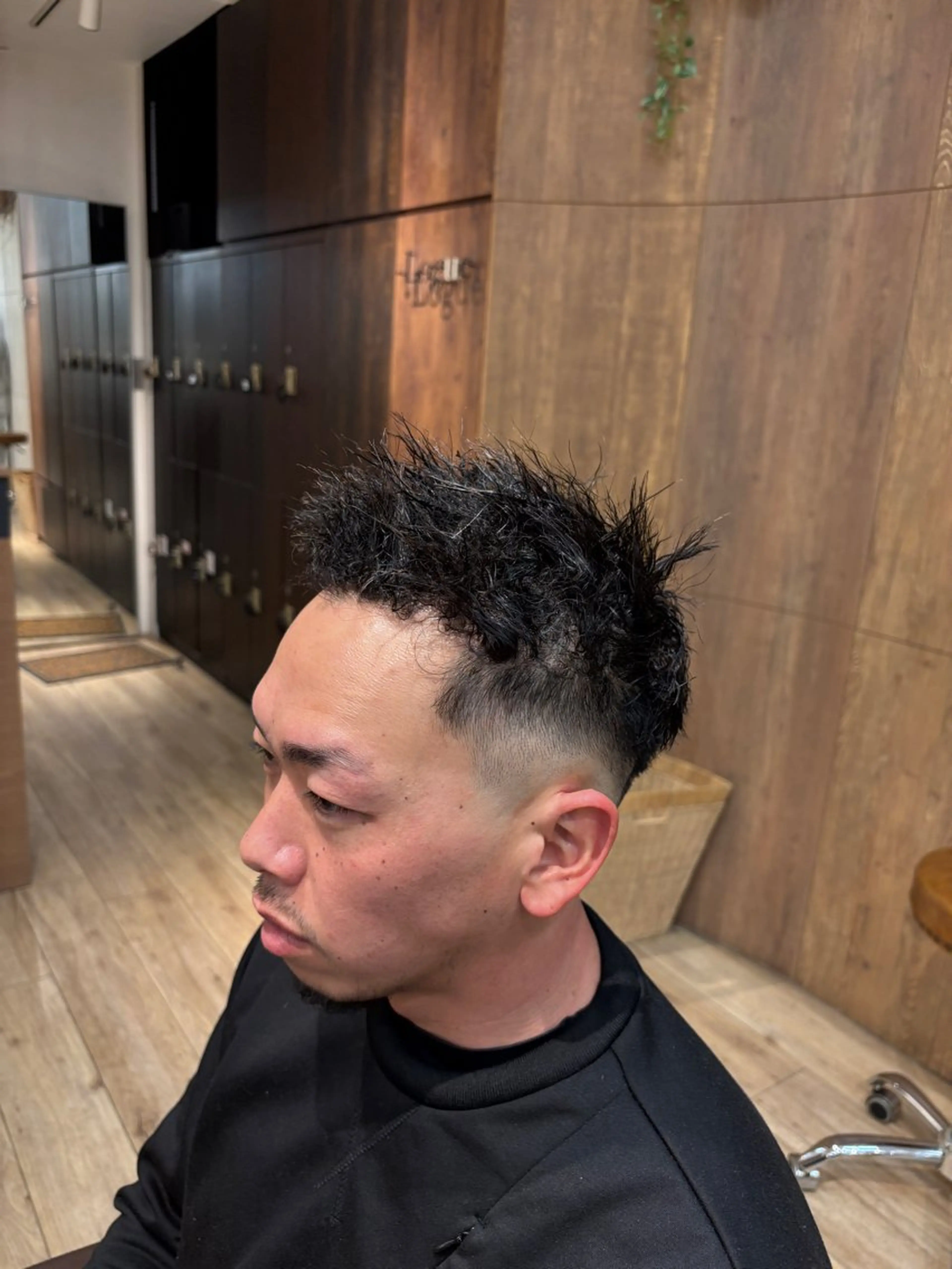 ショート メンズ カット 洛樹 /海外風ヘアー /フェード/パーマのヘアスタイル