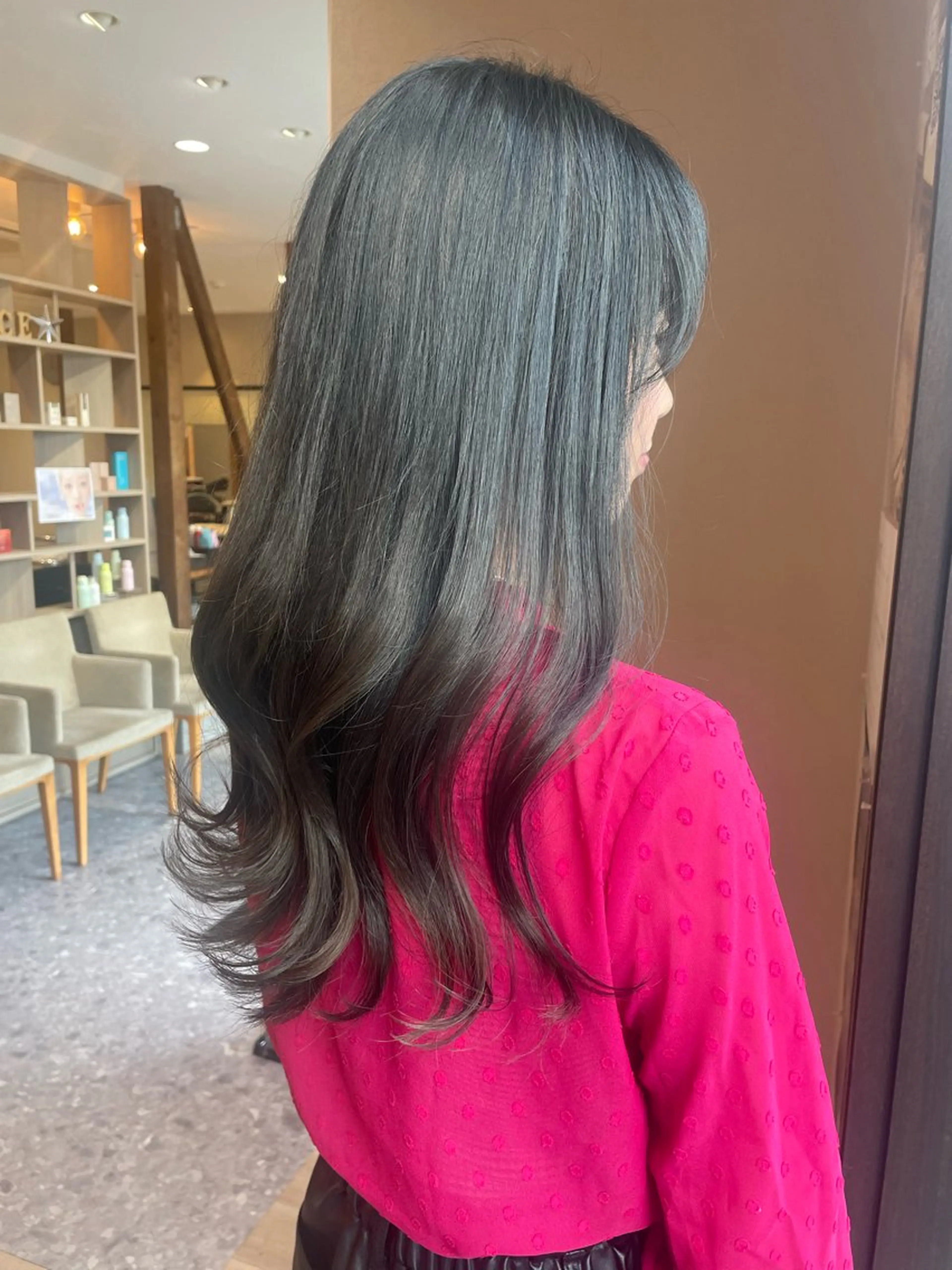 ロング カラー 髪質改善カラー🌈✨ 加藤 愛のヘアスタイル