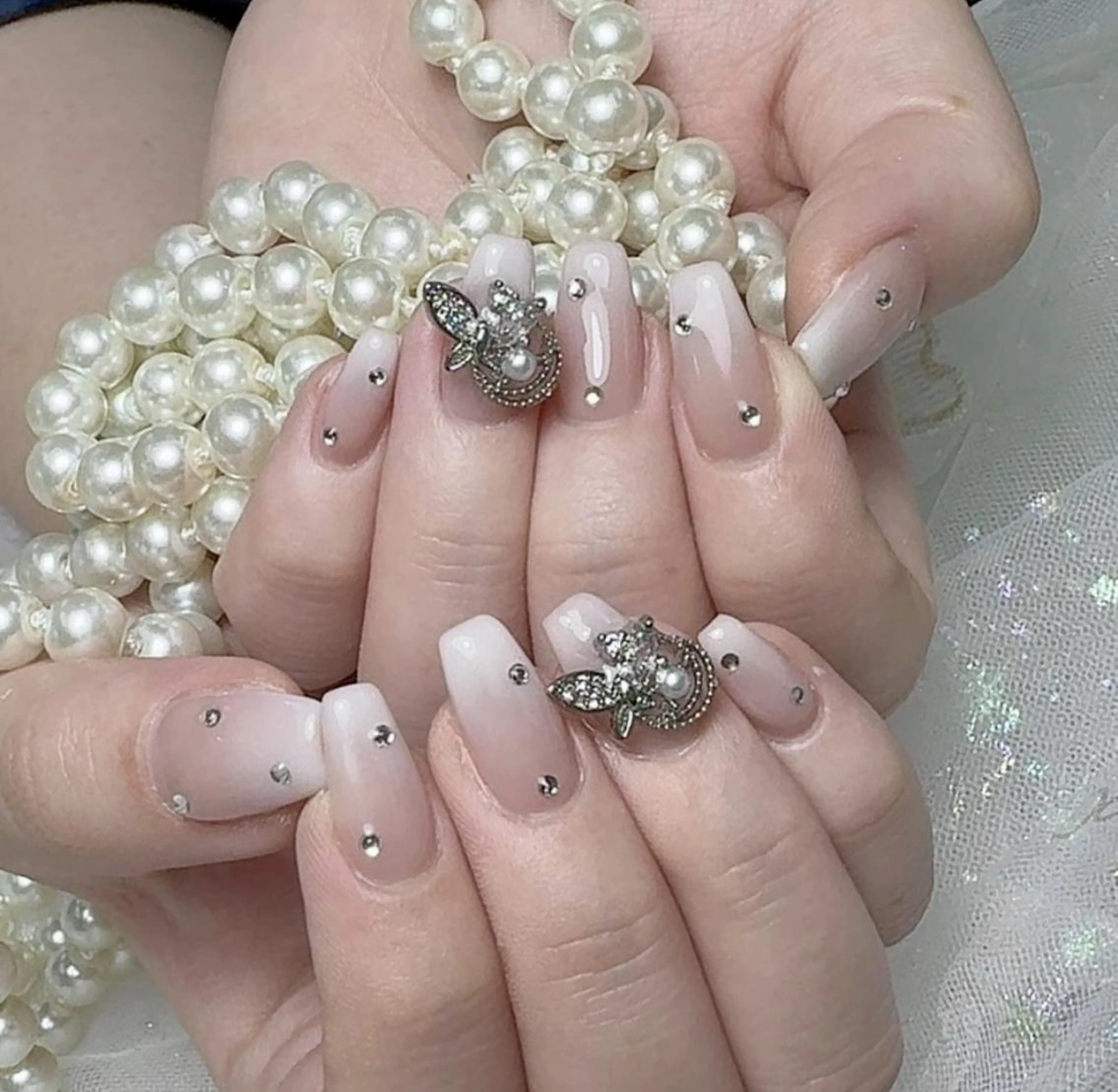 ネイル Hanya 🌈のネイルデザイン