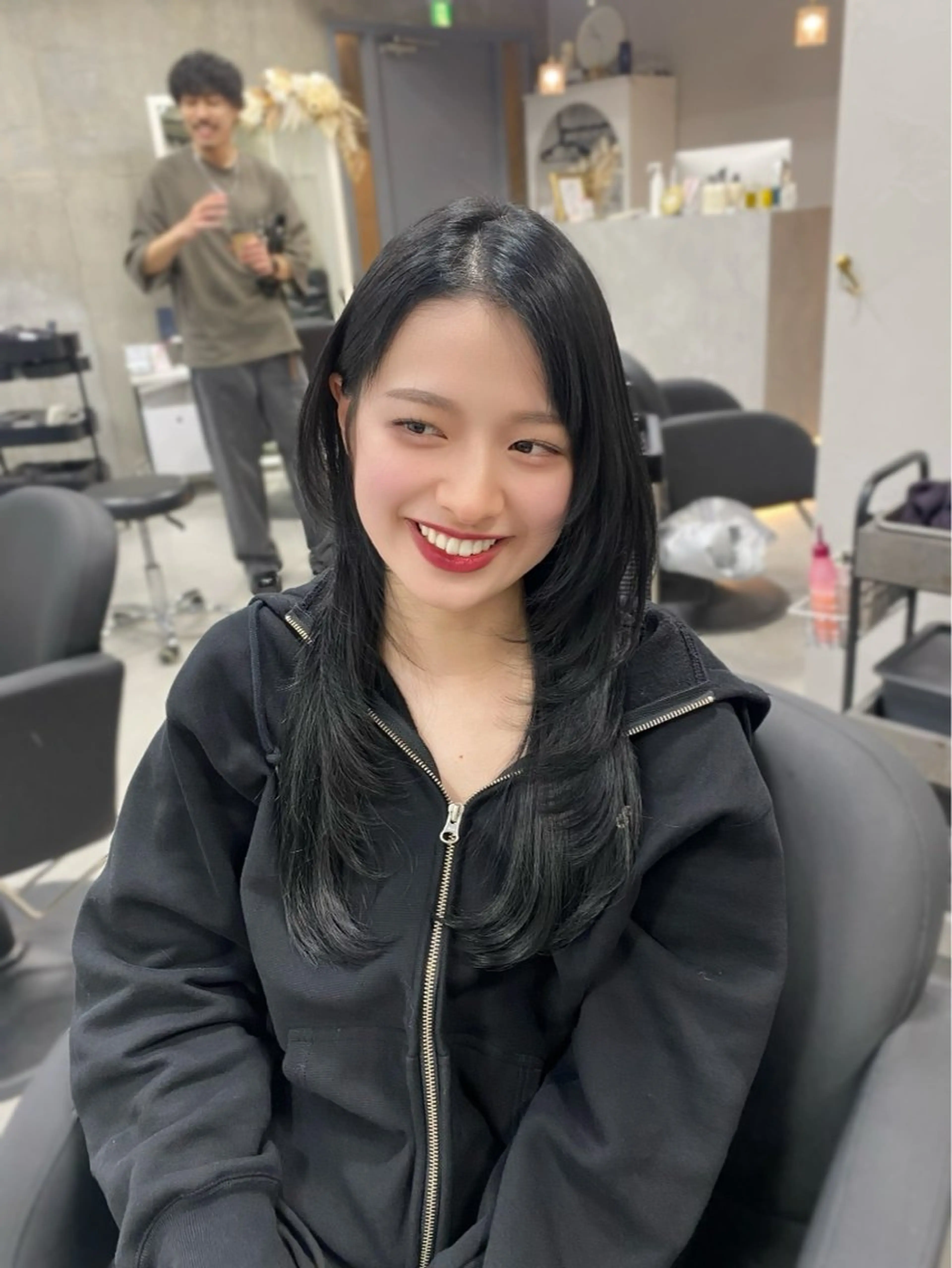 ロング カラー 黒髪 ブルーカラー ブルーブラック ハイレイヤー レイヤーカット ‎XELM高崎‎‎‎ ‎‎🤍Kyoka‎のヘアスタイル