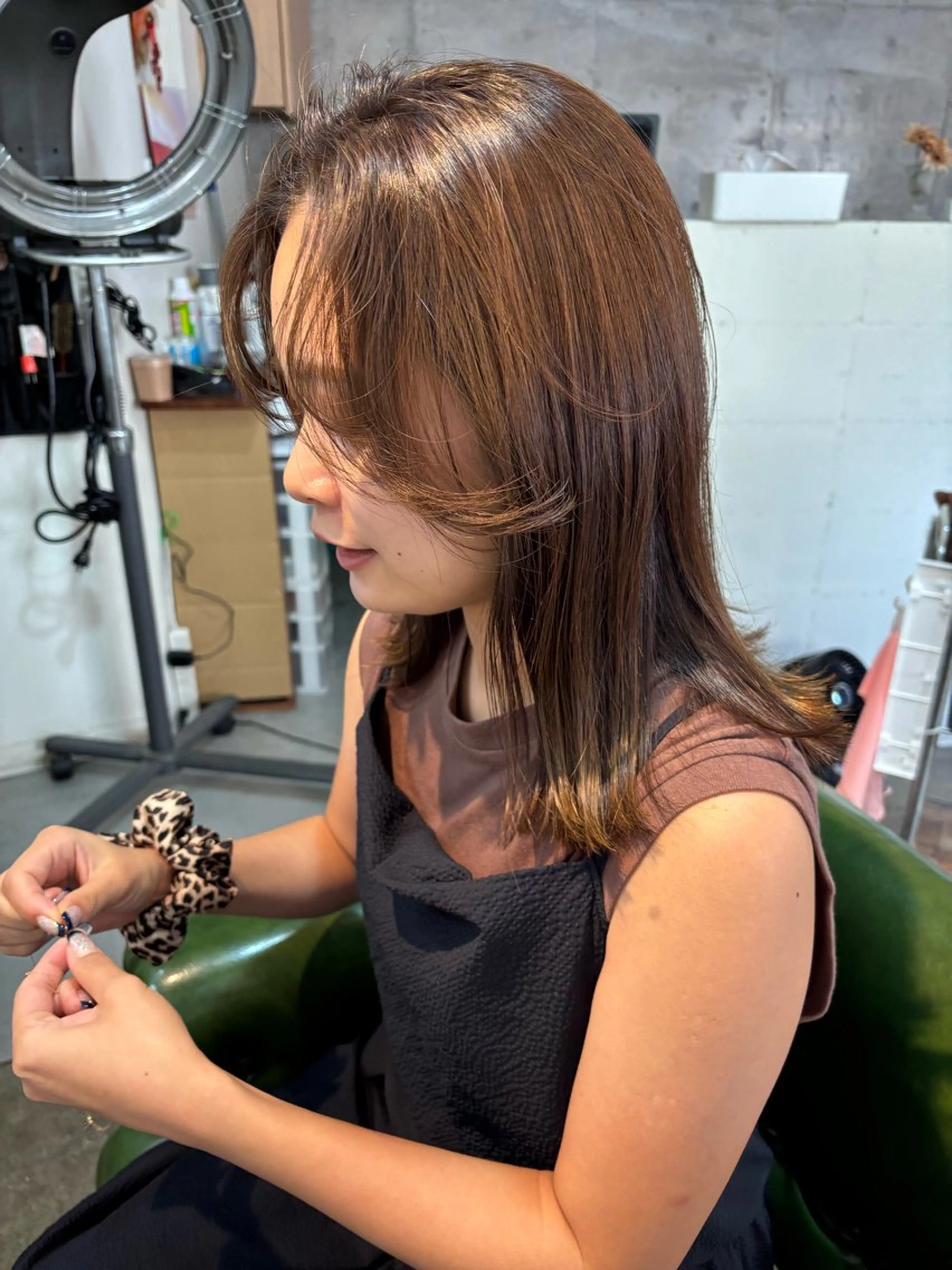 ミディアム カラー Hair lol nico La所属・ヘアーロウル ニコラのヘアスタイル