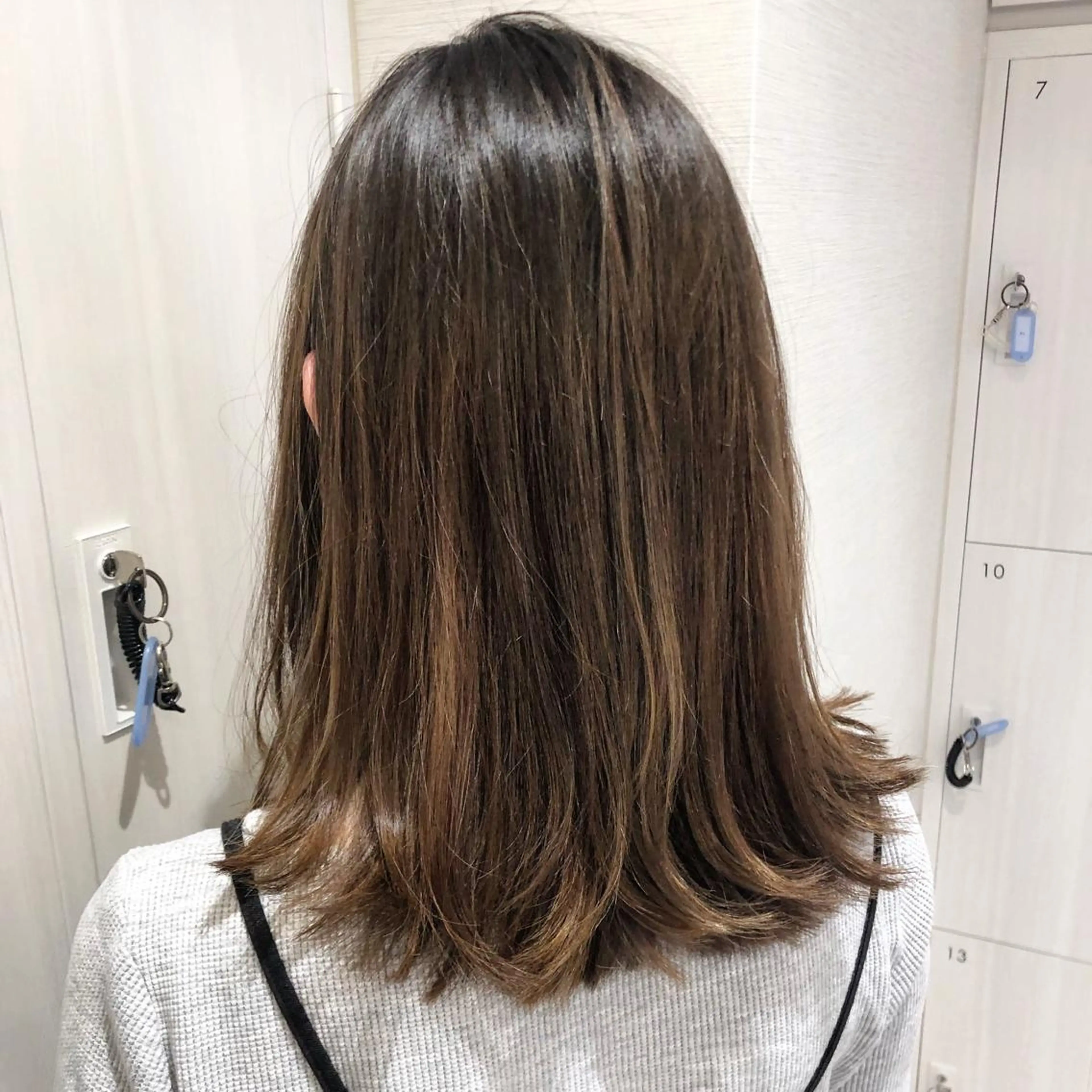 カラー アディクシーカラー アッシュ バレイヤージュ 透明感カラー グラデーションカラー レイヤー/韓国/ 顔周り/しんやのヘアスタイル