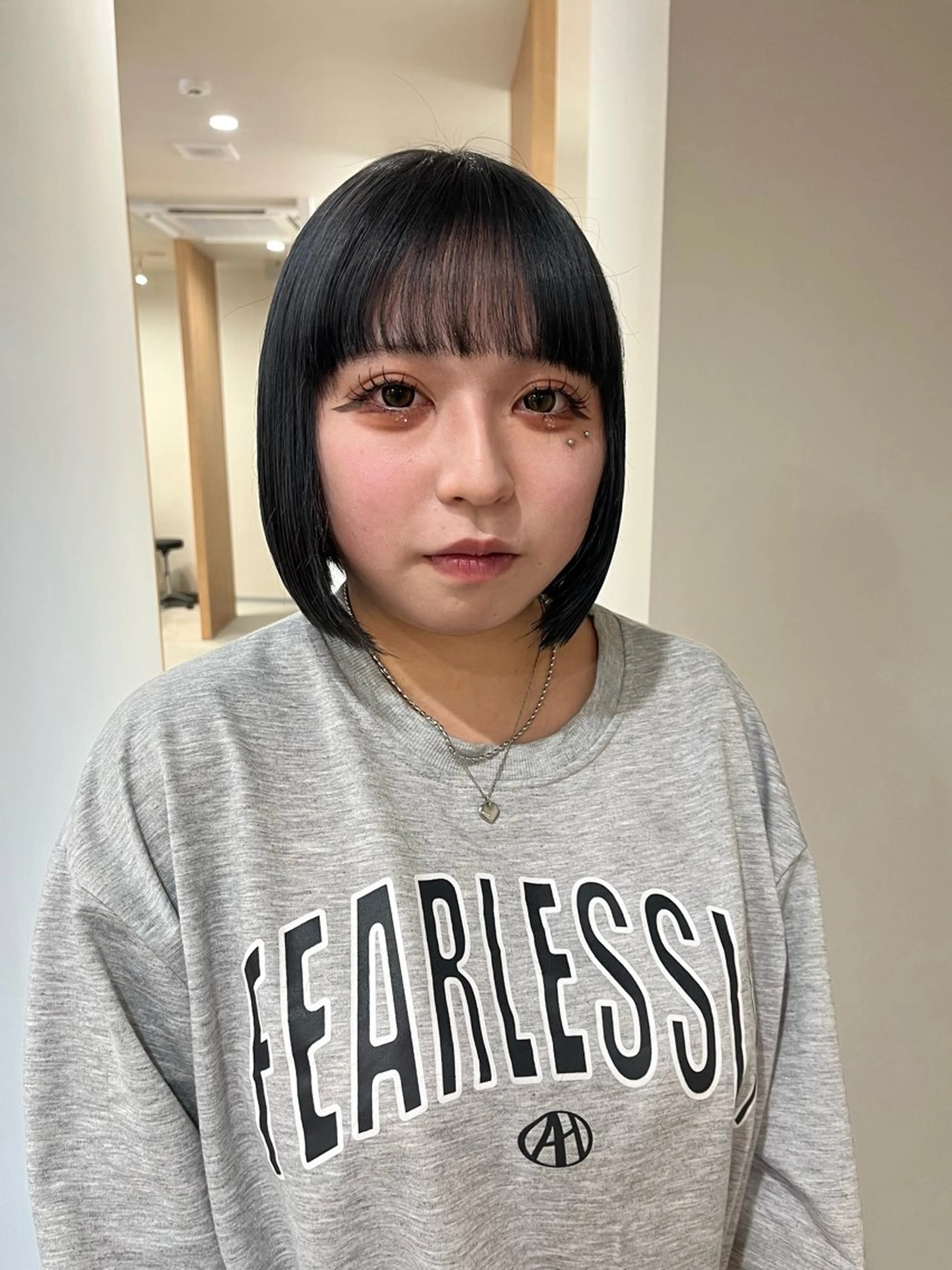 ショート カラー ブルーカラー シルバー ヘアカラー トリートメント china/ボブ ブリーチカラーのヘアスタイル