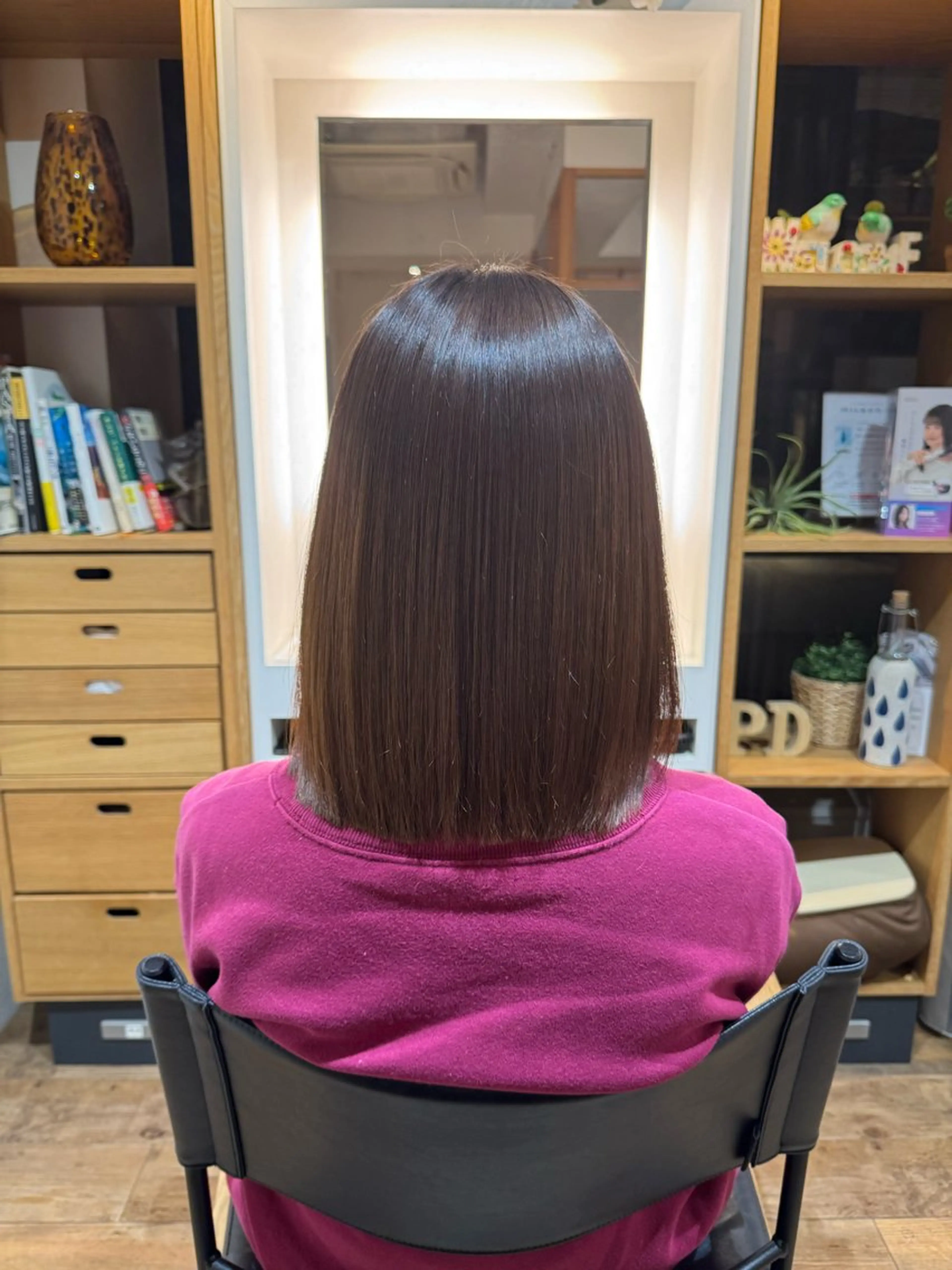 セミロング カット 縮毛矯正 トリートメント afloatkobe所属・美髪/髪質改善 川口凌弥のヘアスタイル