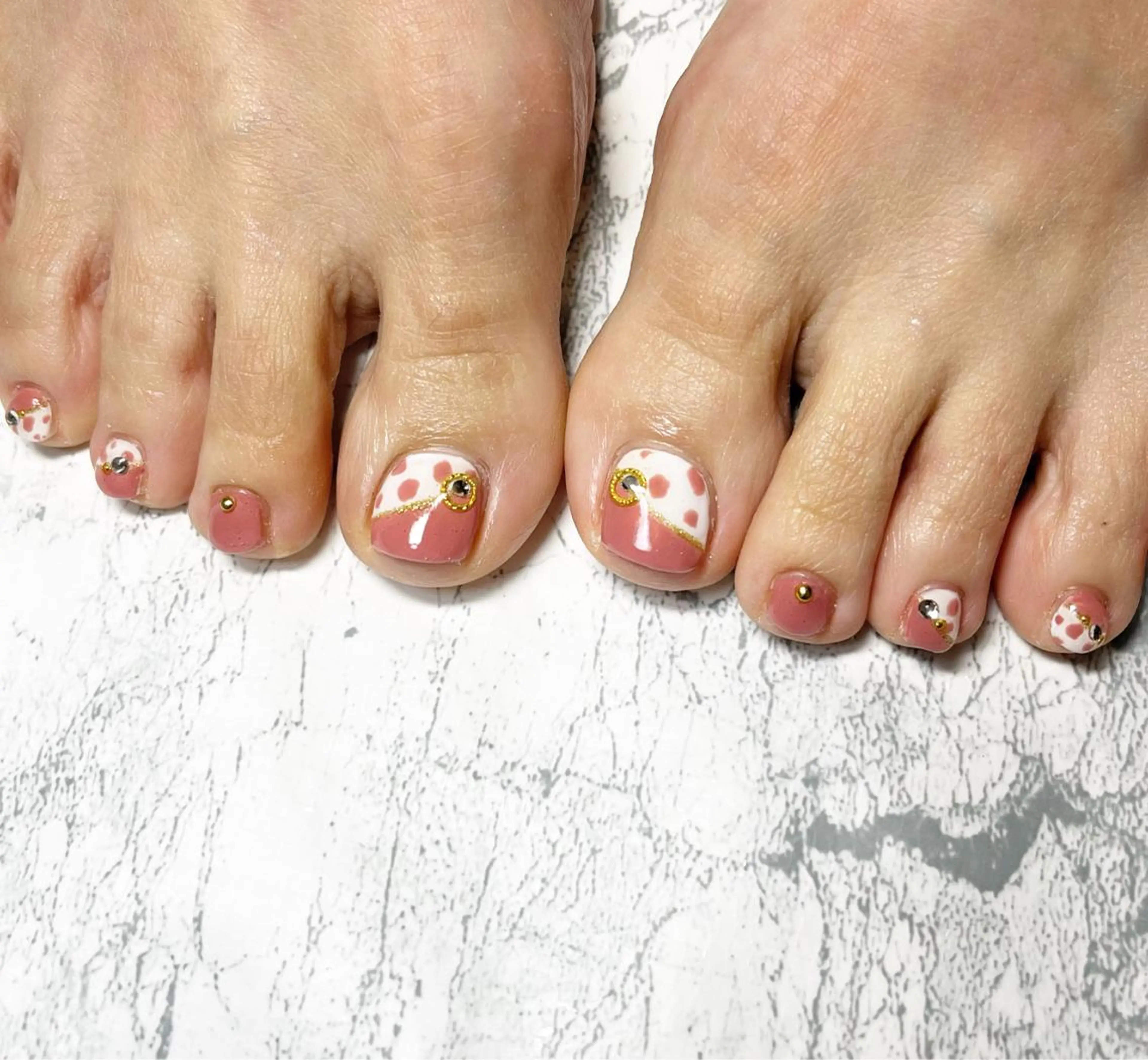 ネイル アニマル柄 フットネイル ニュアンスネイル シンプルネイル 春ネイル フットネイル ネイル フフラ所属・nail fufla ♡yamane♡のネイルデザイン