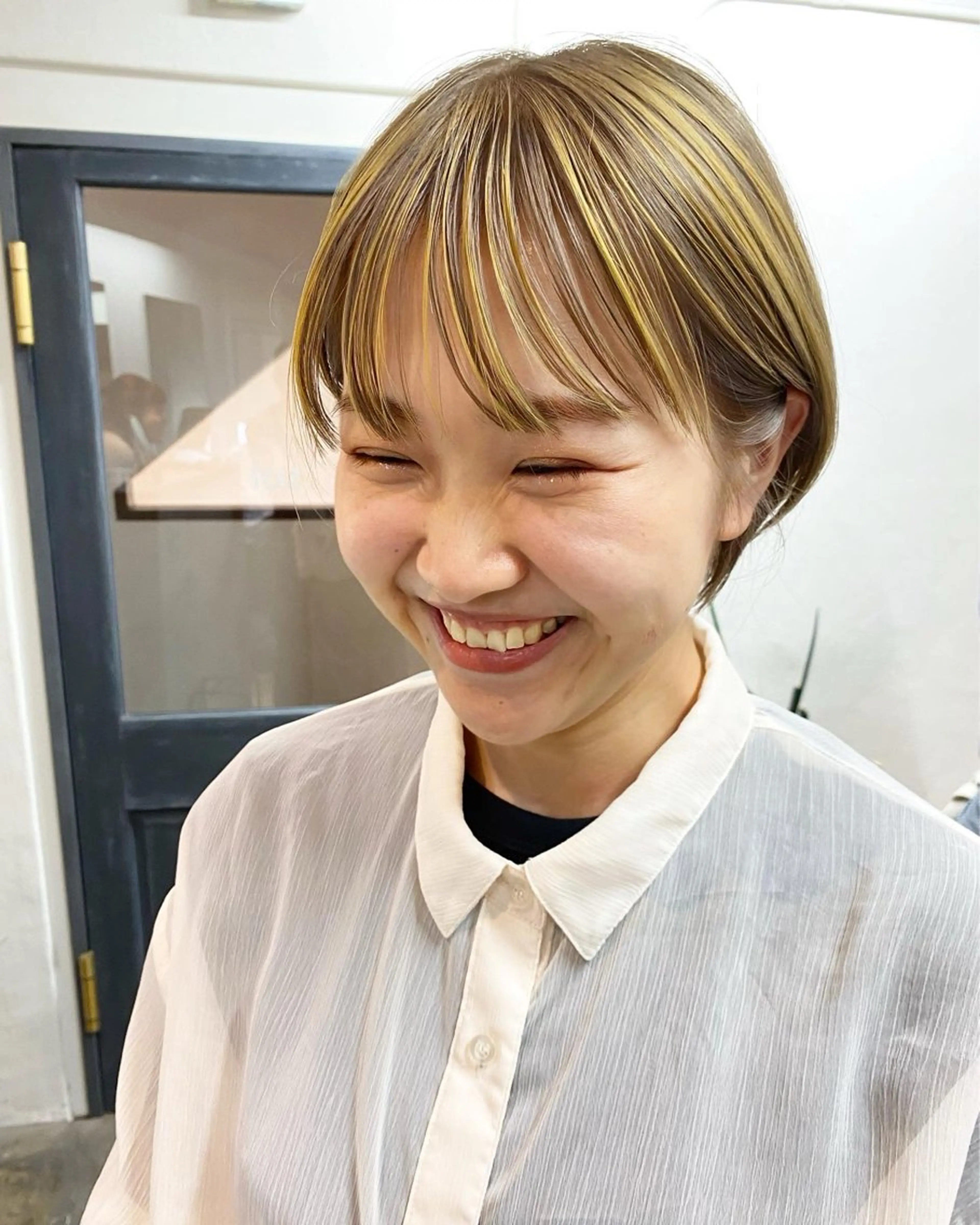 ショート カラー ベージュカラー ブリーチ イエローカラー 下北沢 soiのヘアスタイル