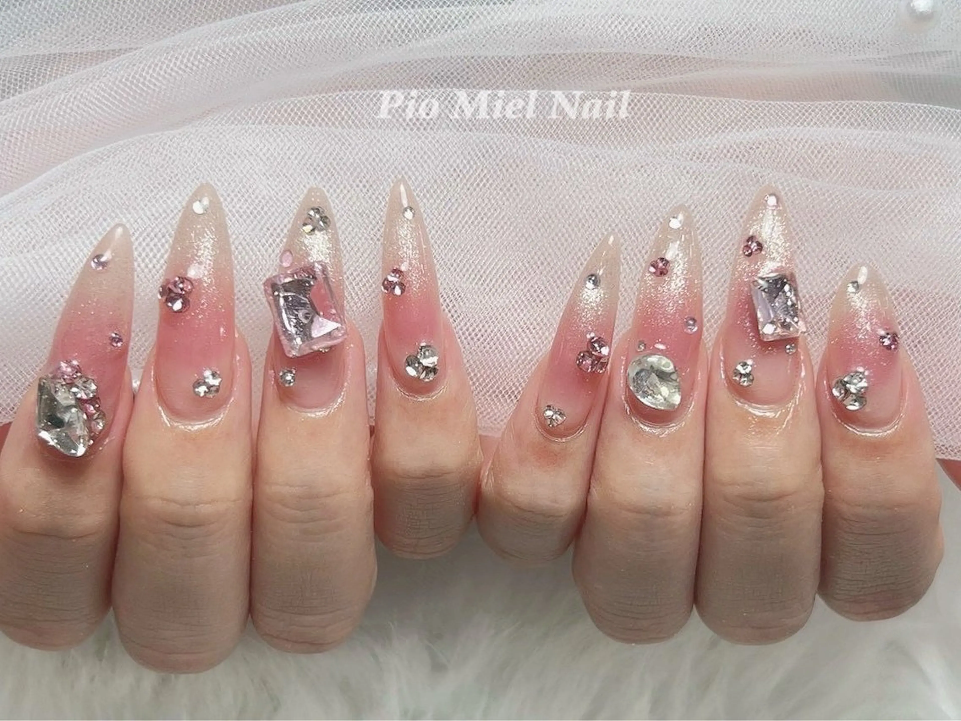 ネイル ハンドネイル HANA 長さだしのネイルデザイン