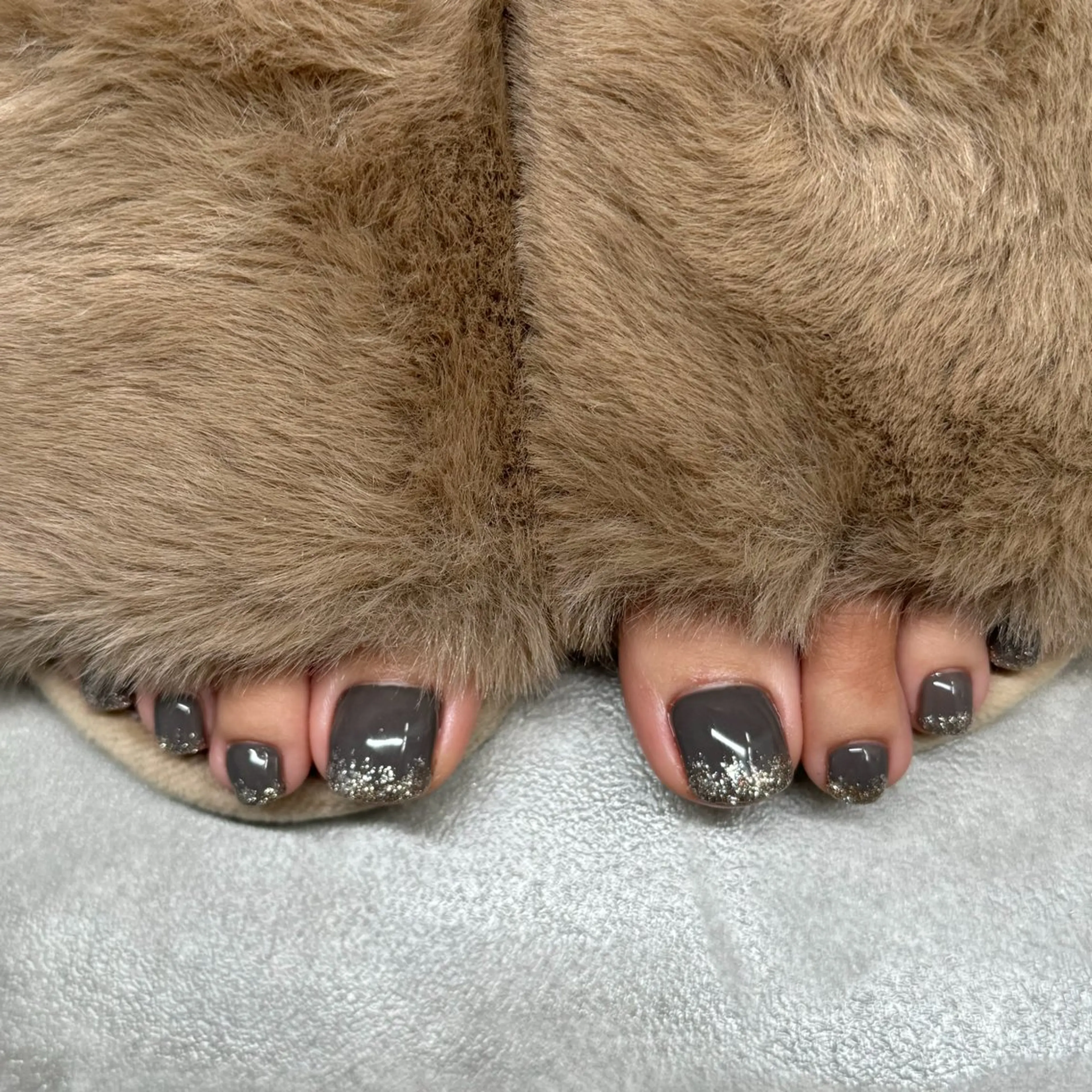 ネイル フットネイル ラメ(グリッター) ラメグラデーション Bourgeon ❇︎YOSHIMIのネイルデザイン