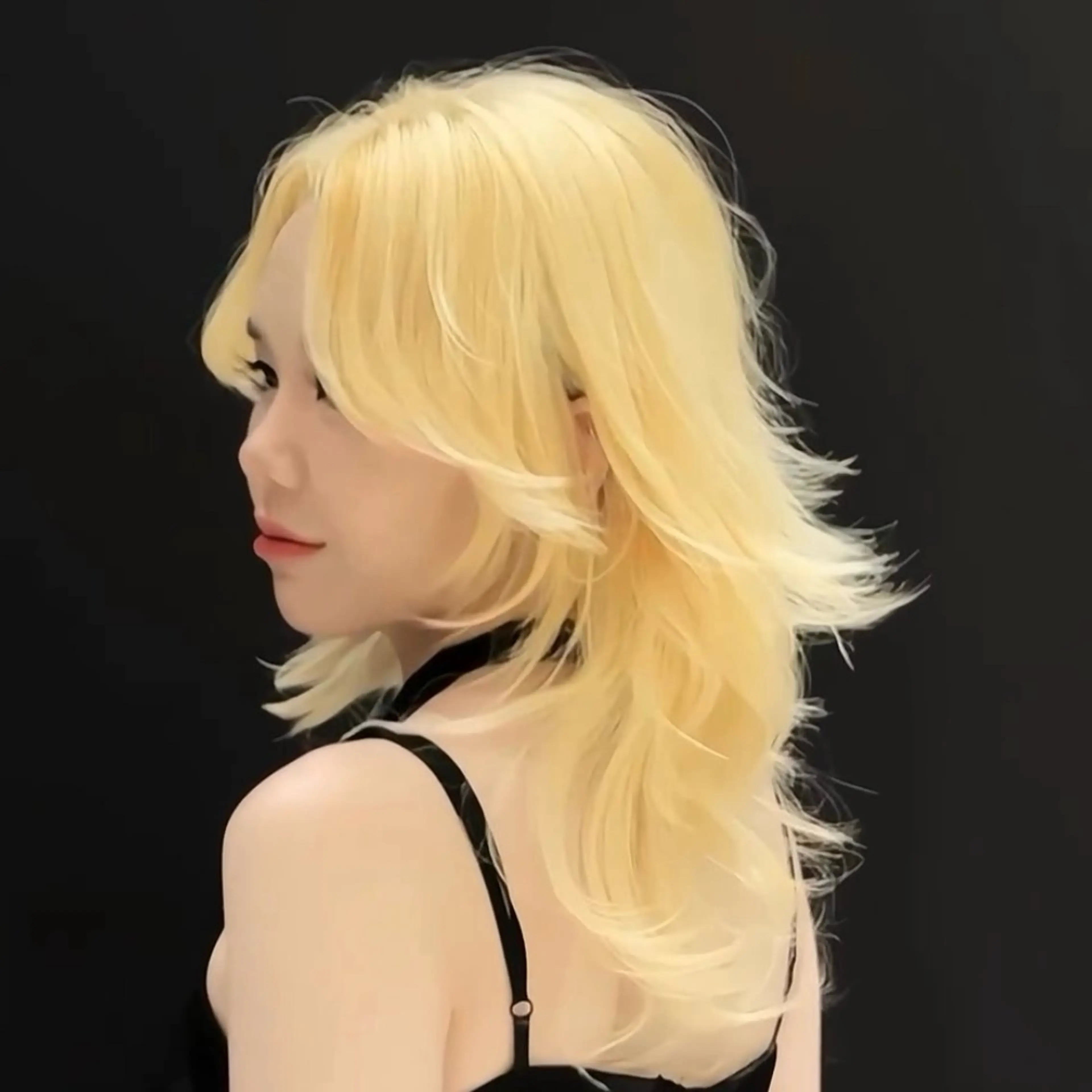 ミディアム SHIN レイヤー‪‪カットのヘアスタイル