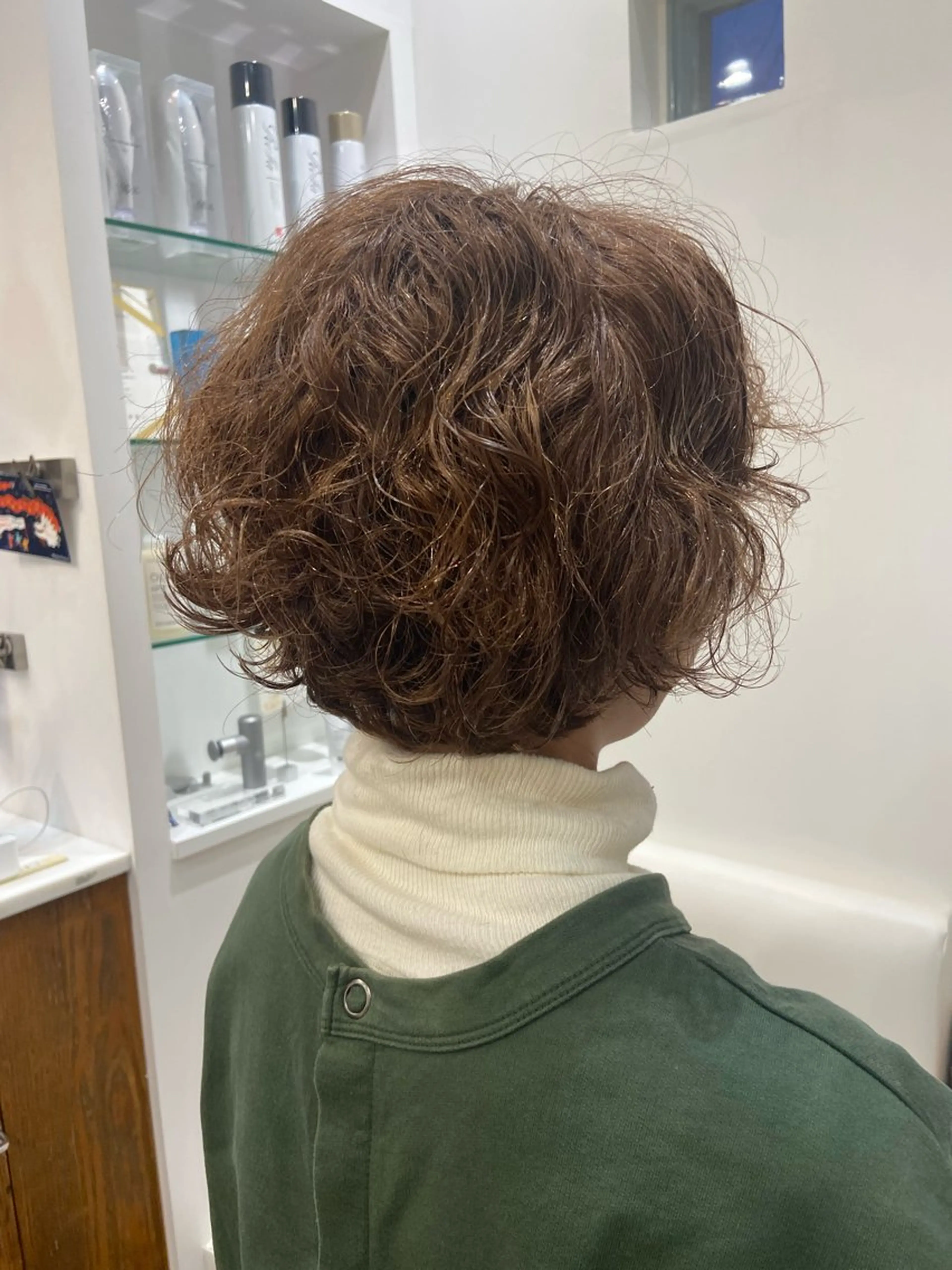 ショート パーマ atelier doux dimanche（アトリエ・ドゥー・ディマンシュ）所属・Fukamiレイヤー 透明感カラーのヘアスタイル